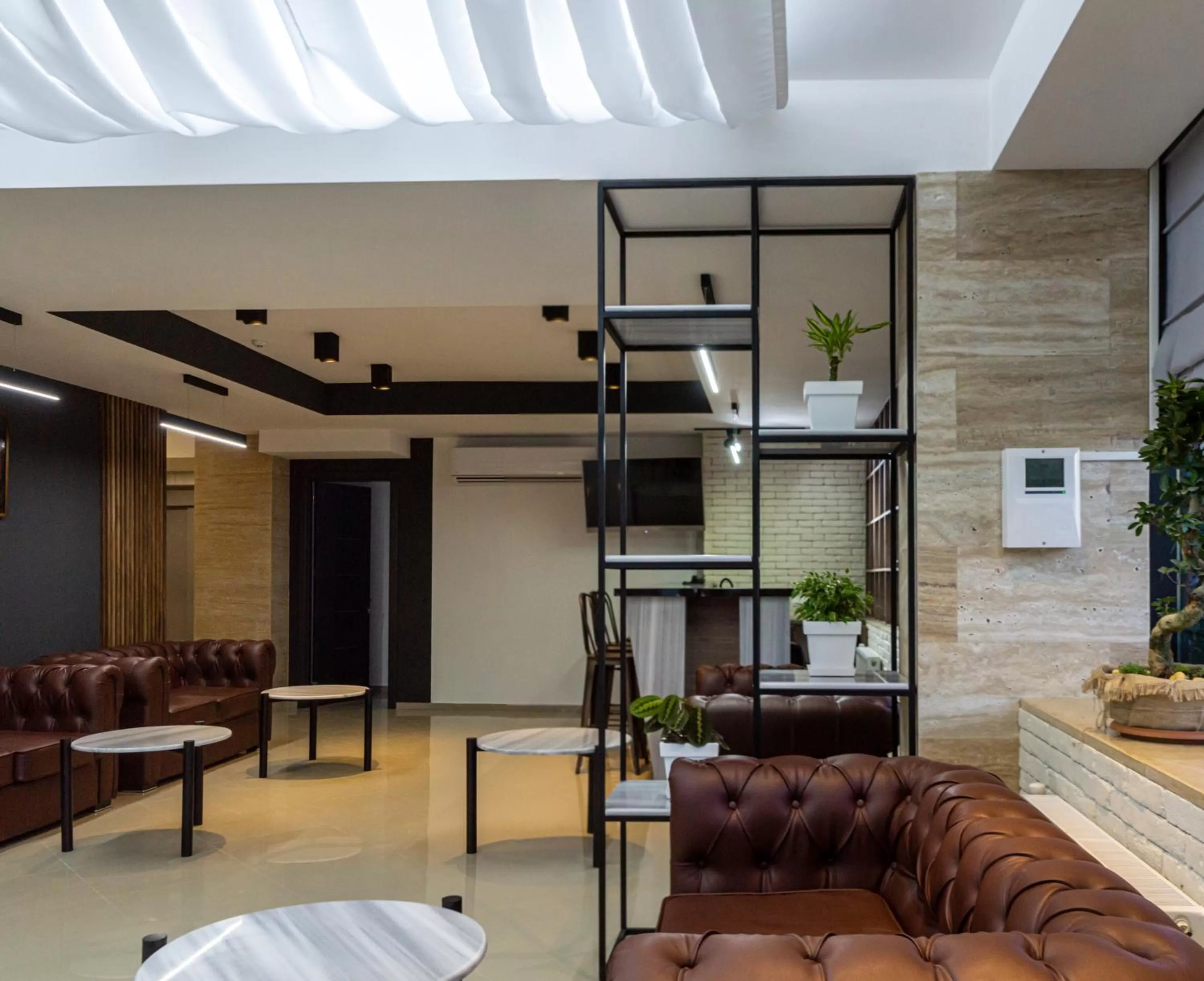 Communal lounge/ TV room, Seating Area in BG Palace Hotel