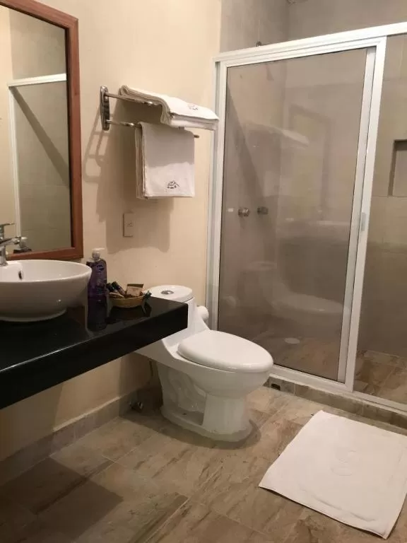 CORTIJO LA CASONA & Bungalow al Pie de la Montaña