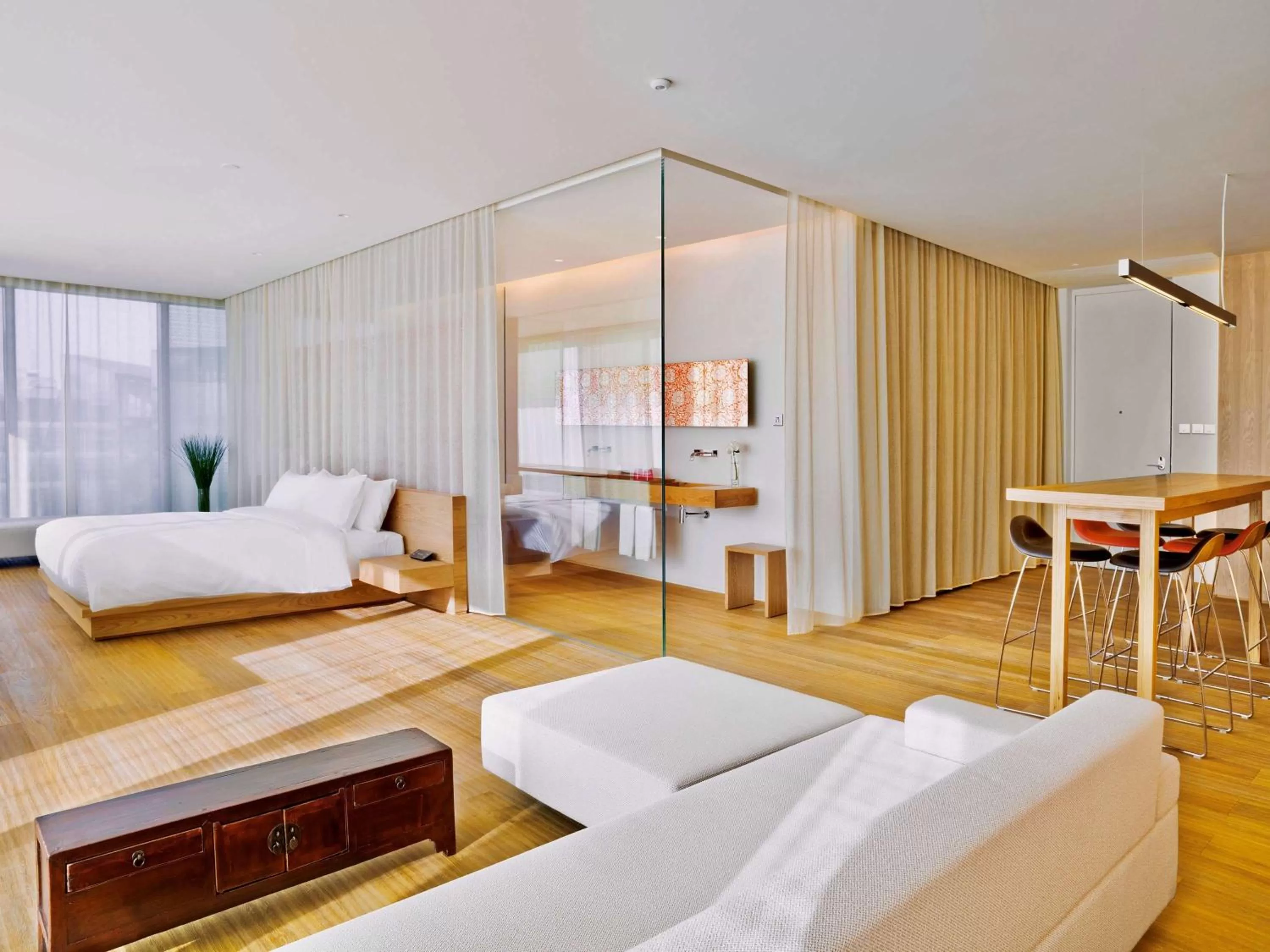 Photo of the whole room, Seating Area in The Opposite House