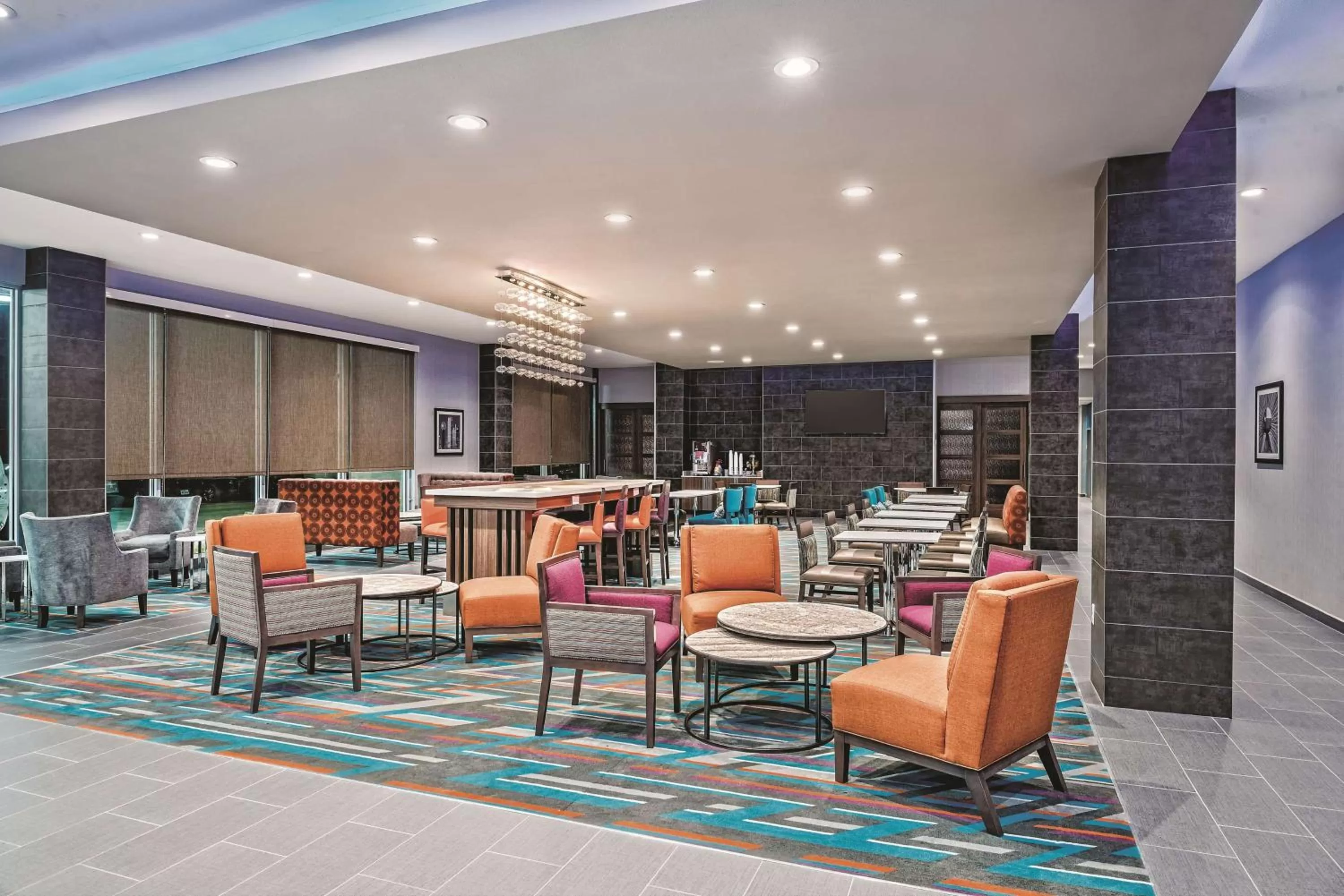 Lobby or reception in La Quinta by Wyndham Dallas Grand Prairie North