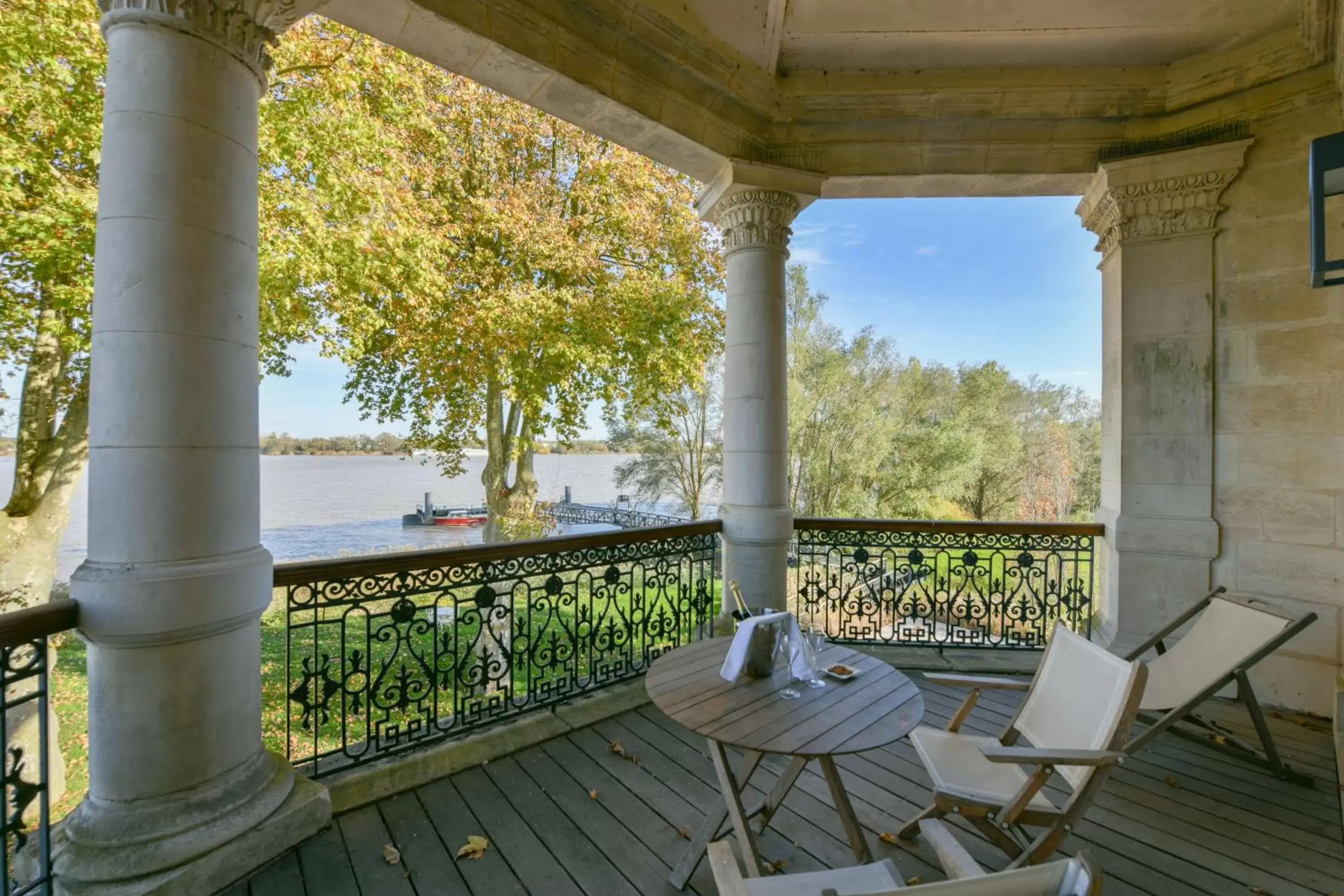 Suite - single occupancy in Château Grattequina Hôtel Suite - single occupancy in Château Grattequina Hôtel