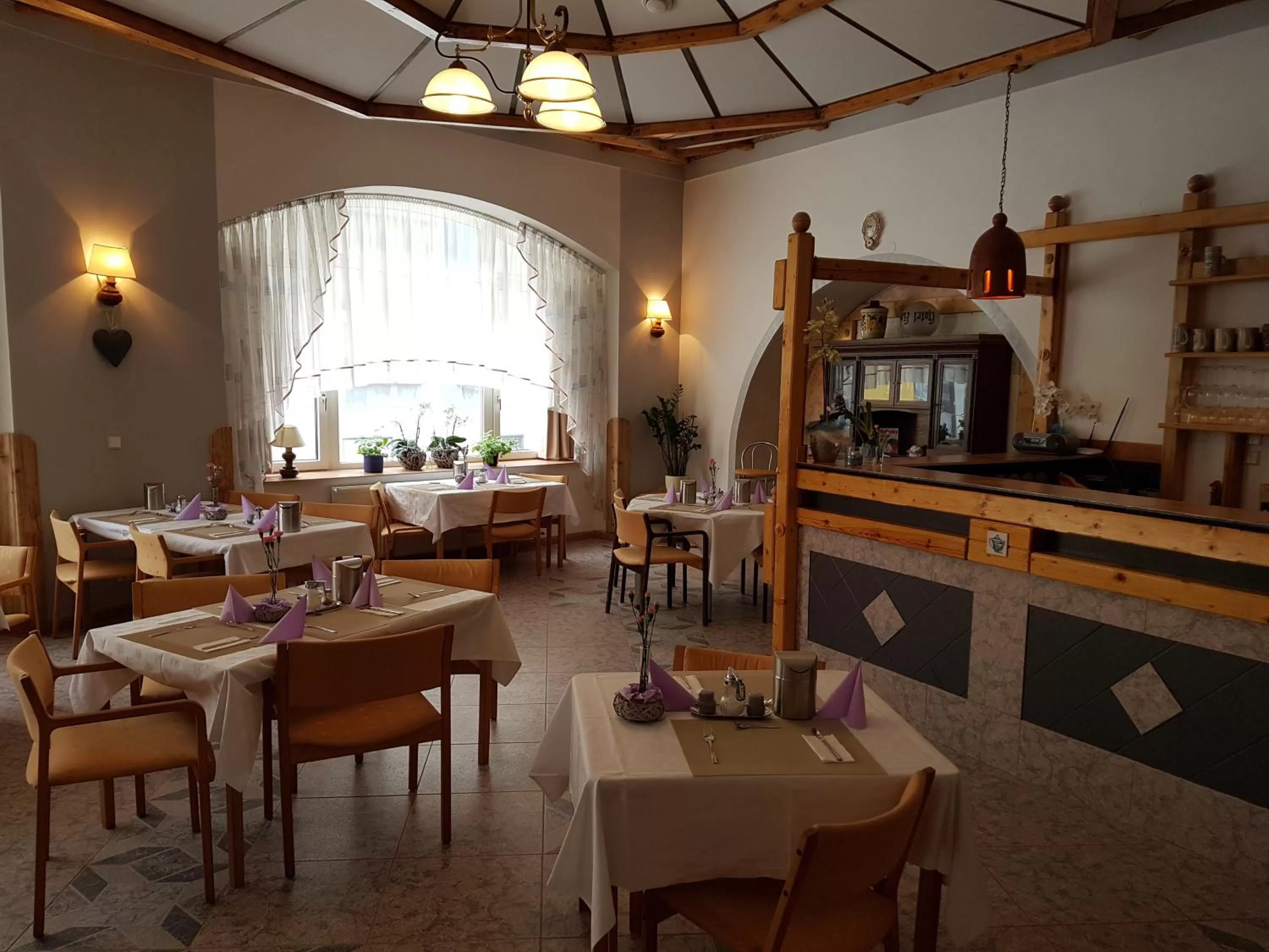 Restaurant/Places to Eat in Hotel Koruna