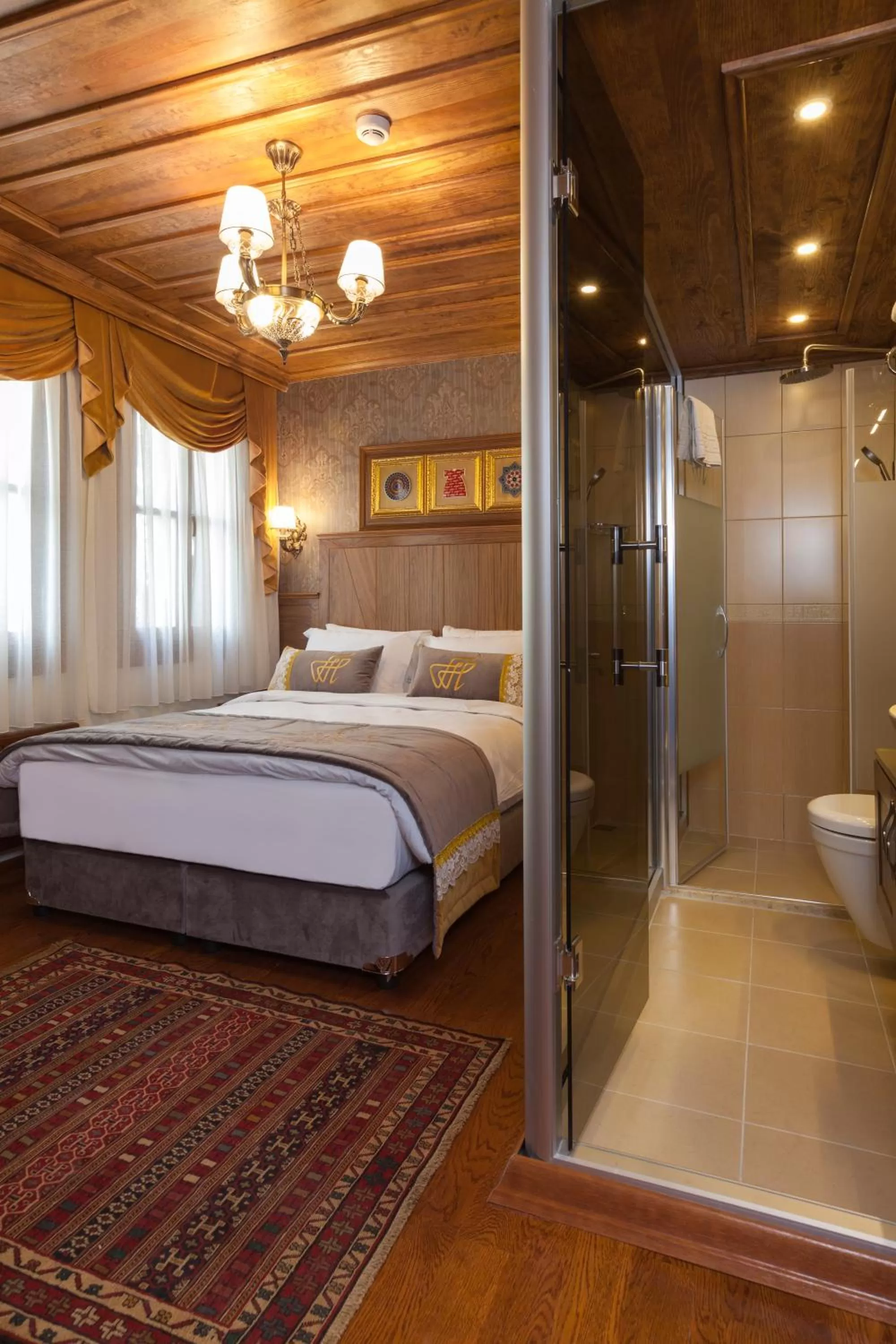 Shower, Bed in Ferman Konak Hotel-Special Category