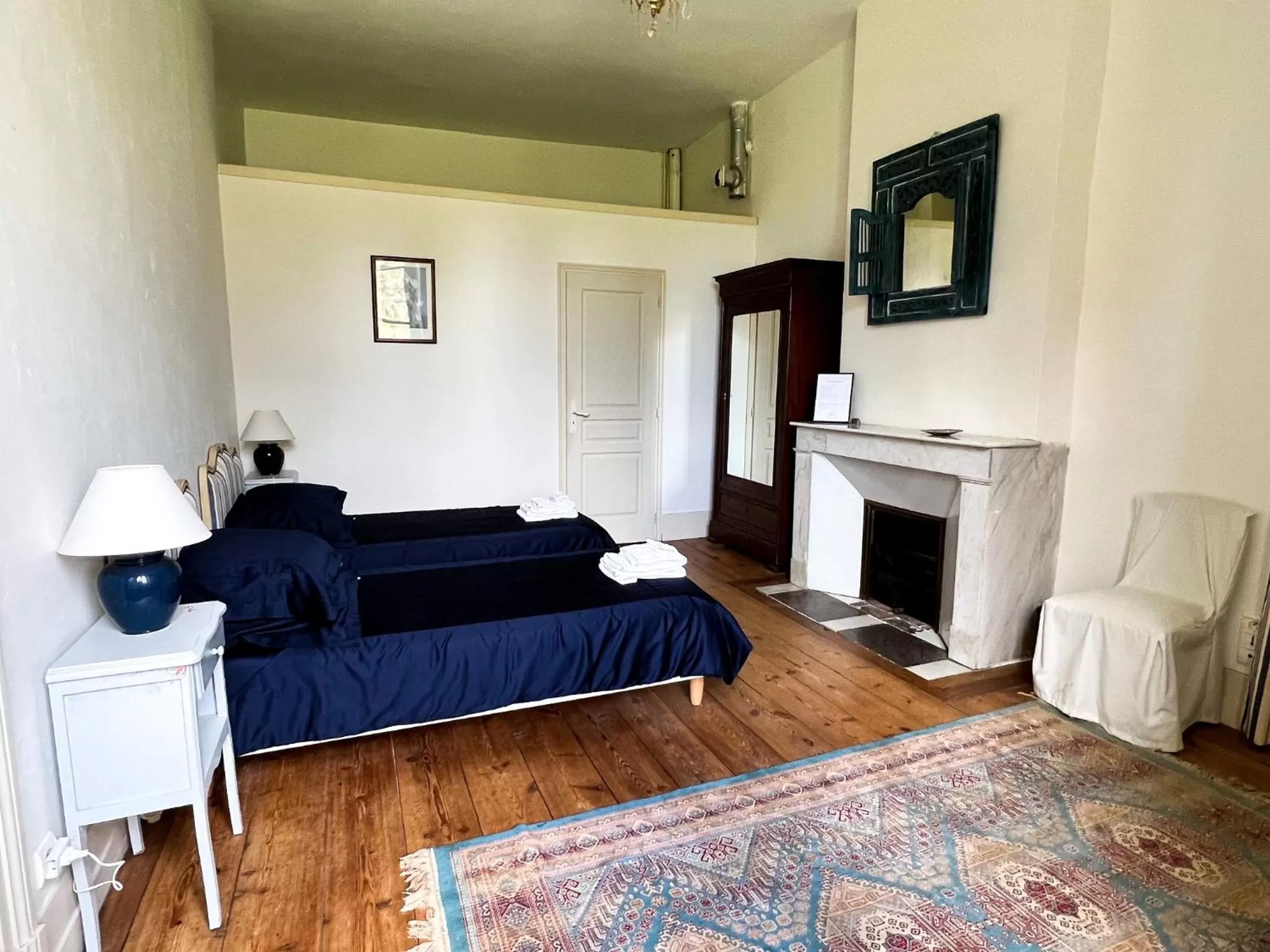 Bed in Queen's Escape