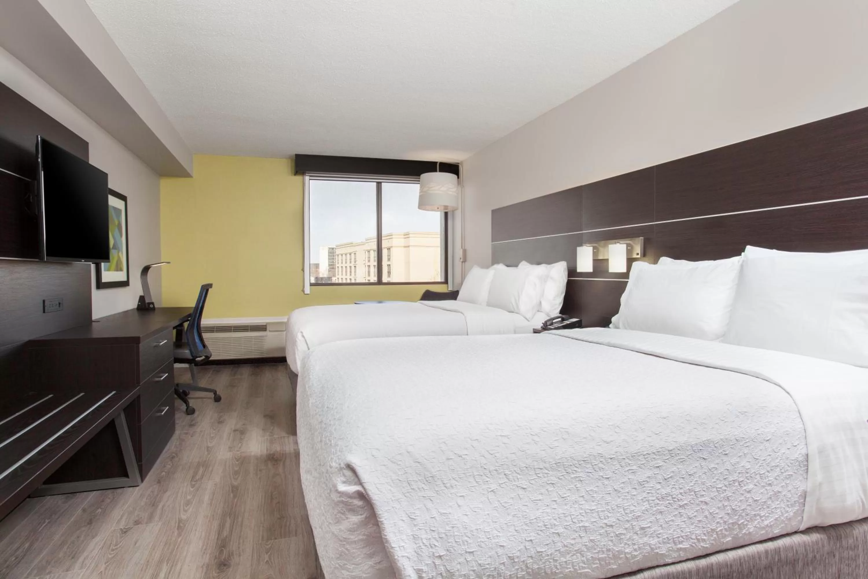 Photo of the whole room, Bed in Holiday Inn Express & Suites Mississauga-Toronto Southwest by IHG