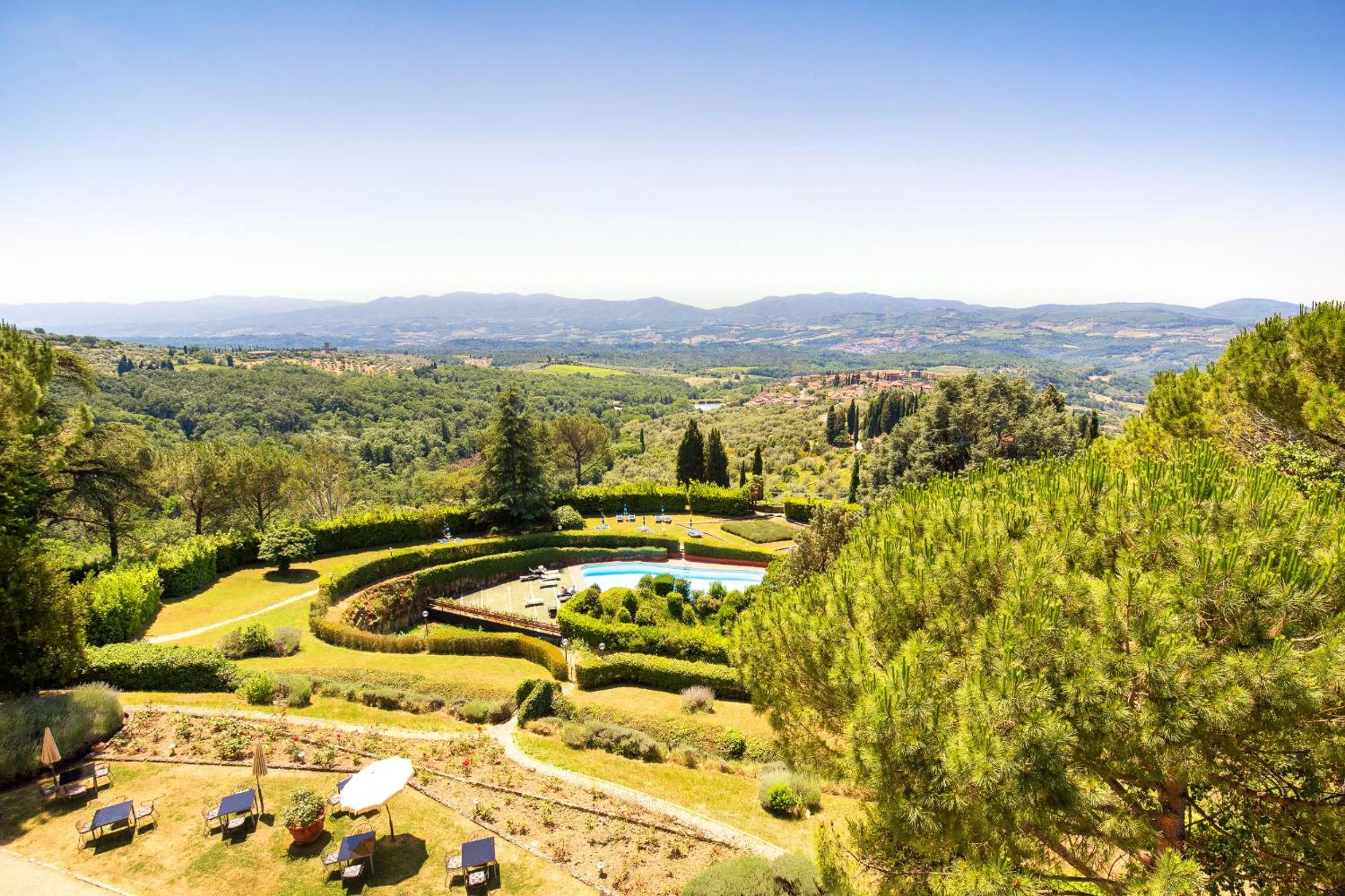 Property building in Villa Pitiana