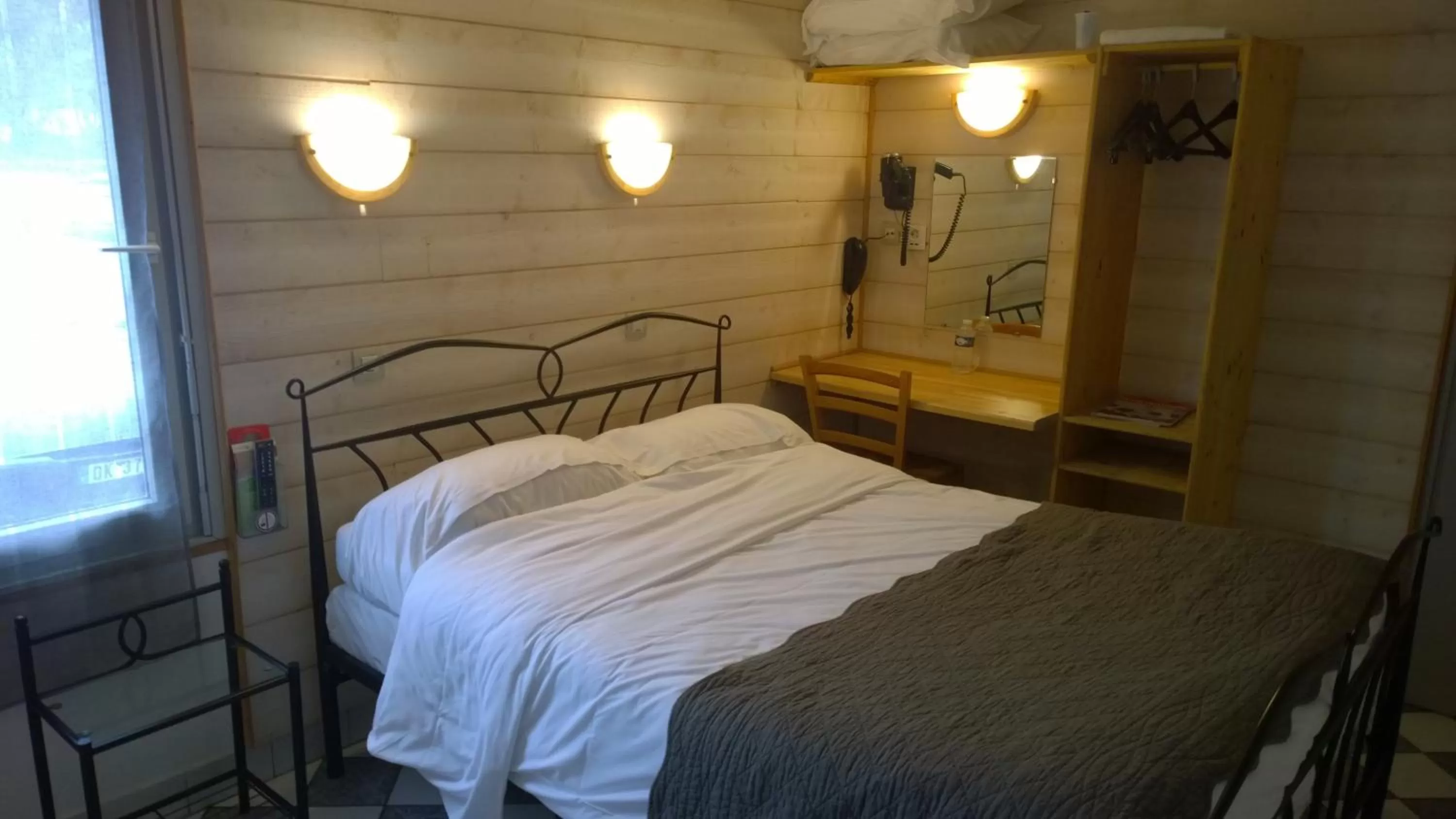 Photo of the whole room, Bed in Fasthotel Chambéry