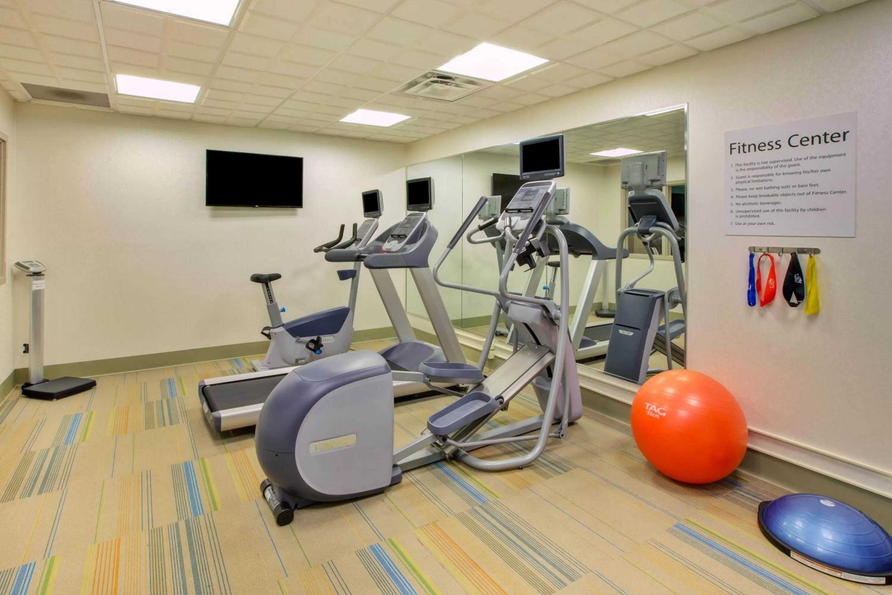 Fitness centre/facilities in Holiday Inn Express Hotel & Suites Fort Wayne by IHG