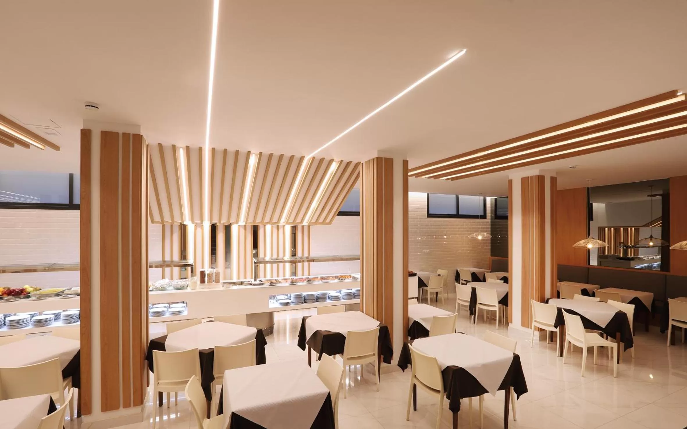 Restaurant/places to eat in Hotel Brasil