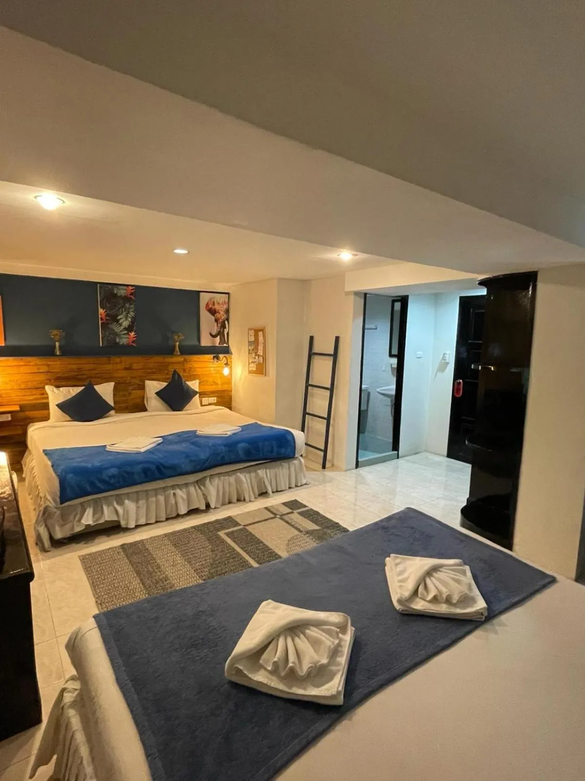 Bed in BH Baan Paradise Hotel Patong