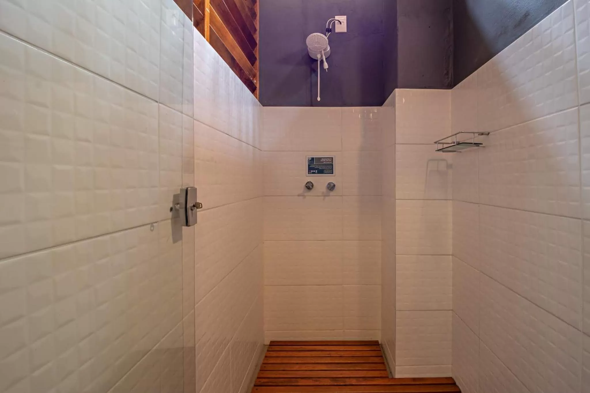 Bathroom in Suítes no Quintal