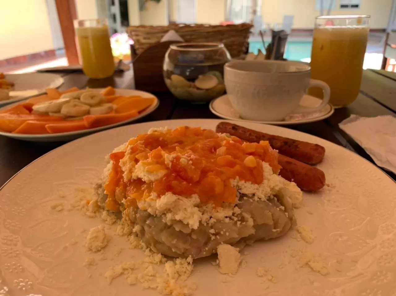 Restaurant/places to eat in Najhomi Beach