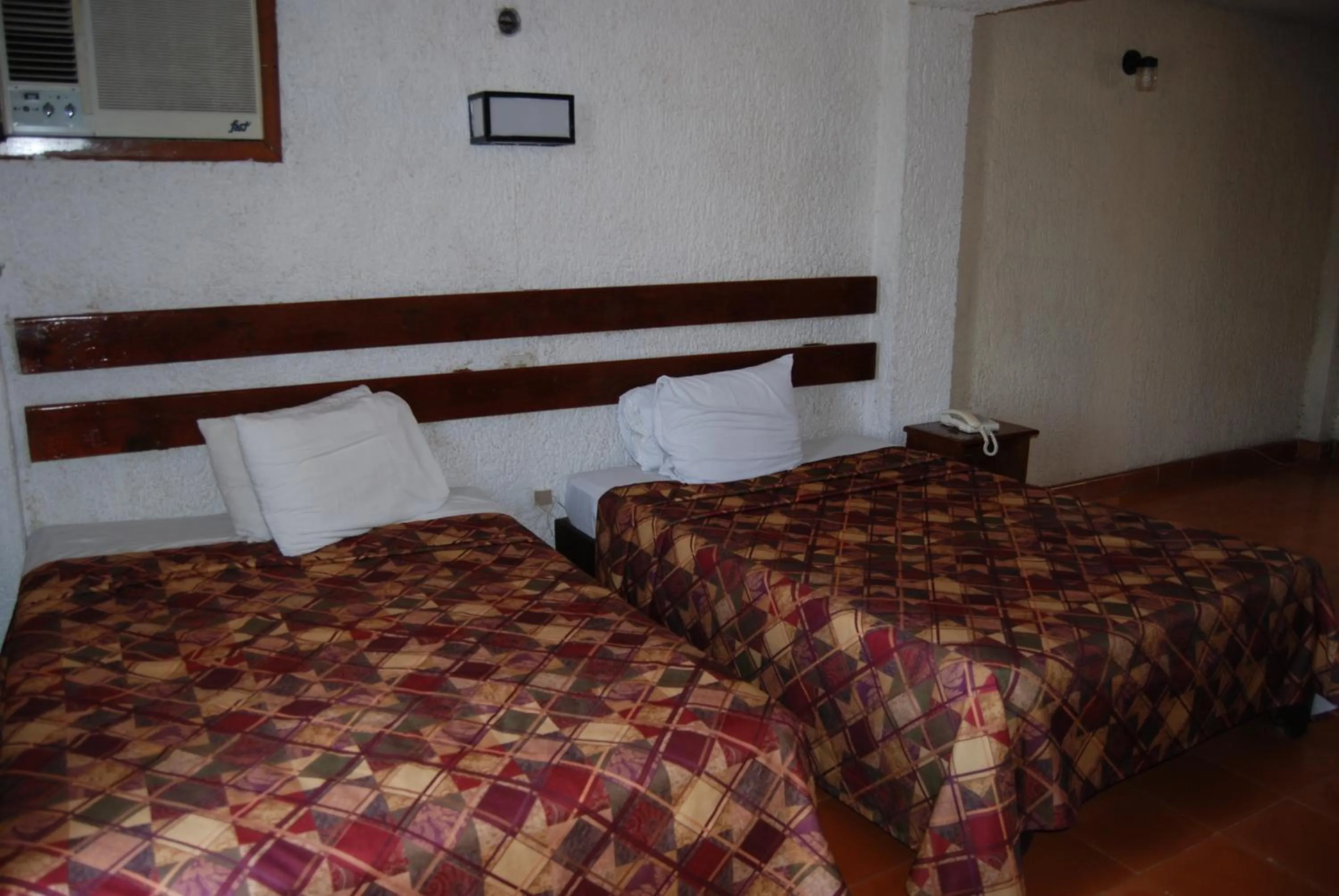 Photo of the whole room, Bed in Hotel Tankah Cancun