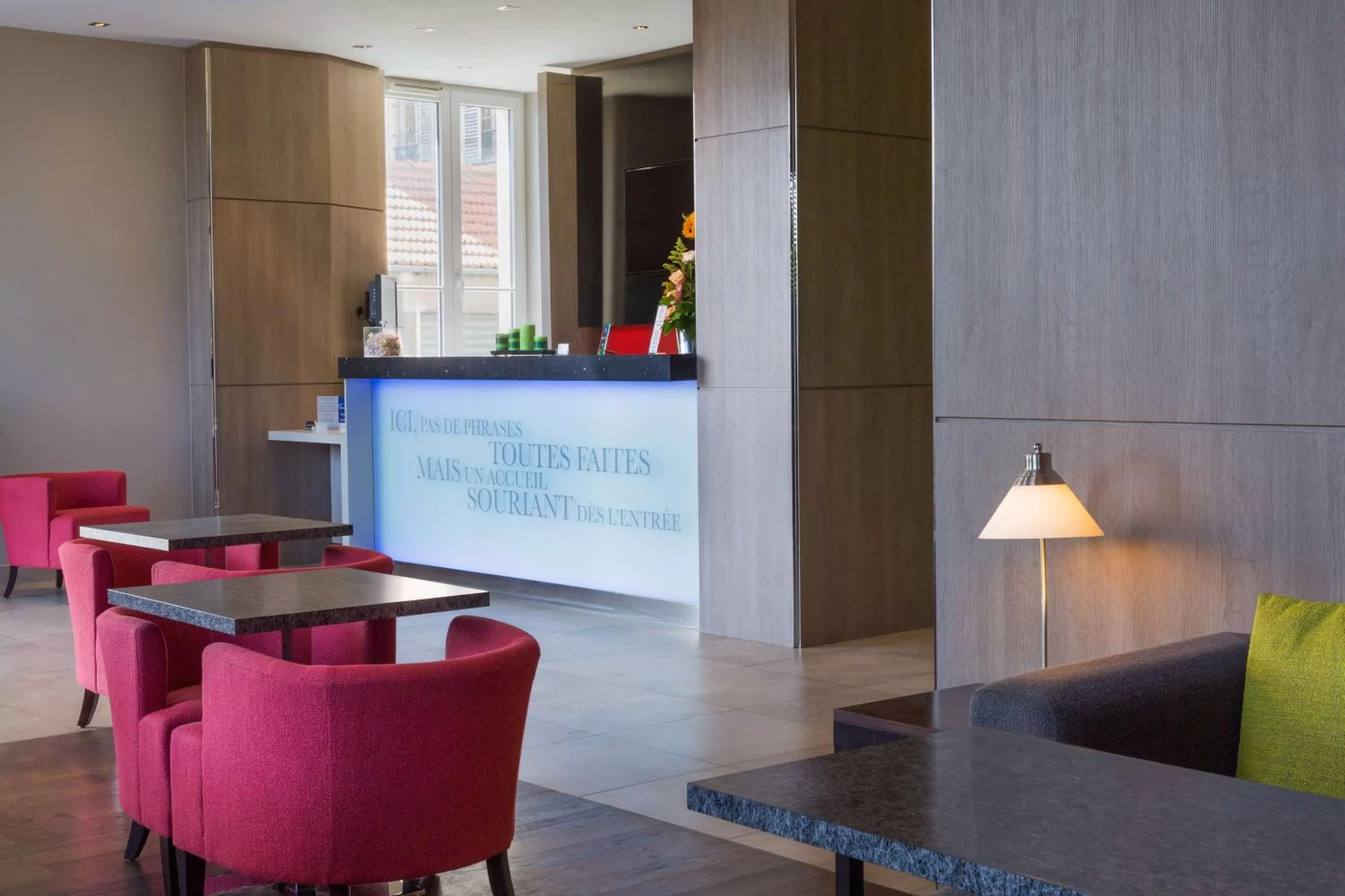 Lobby or reception in Best Western Seine West Hotel