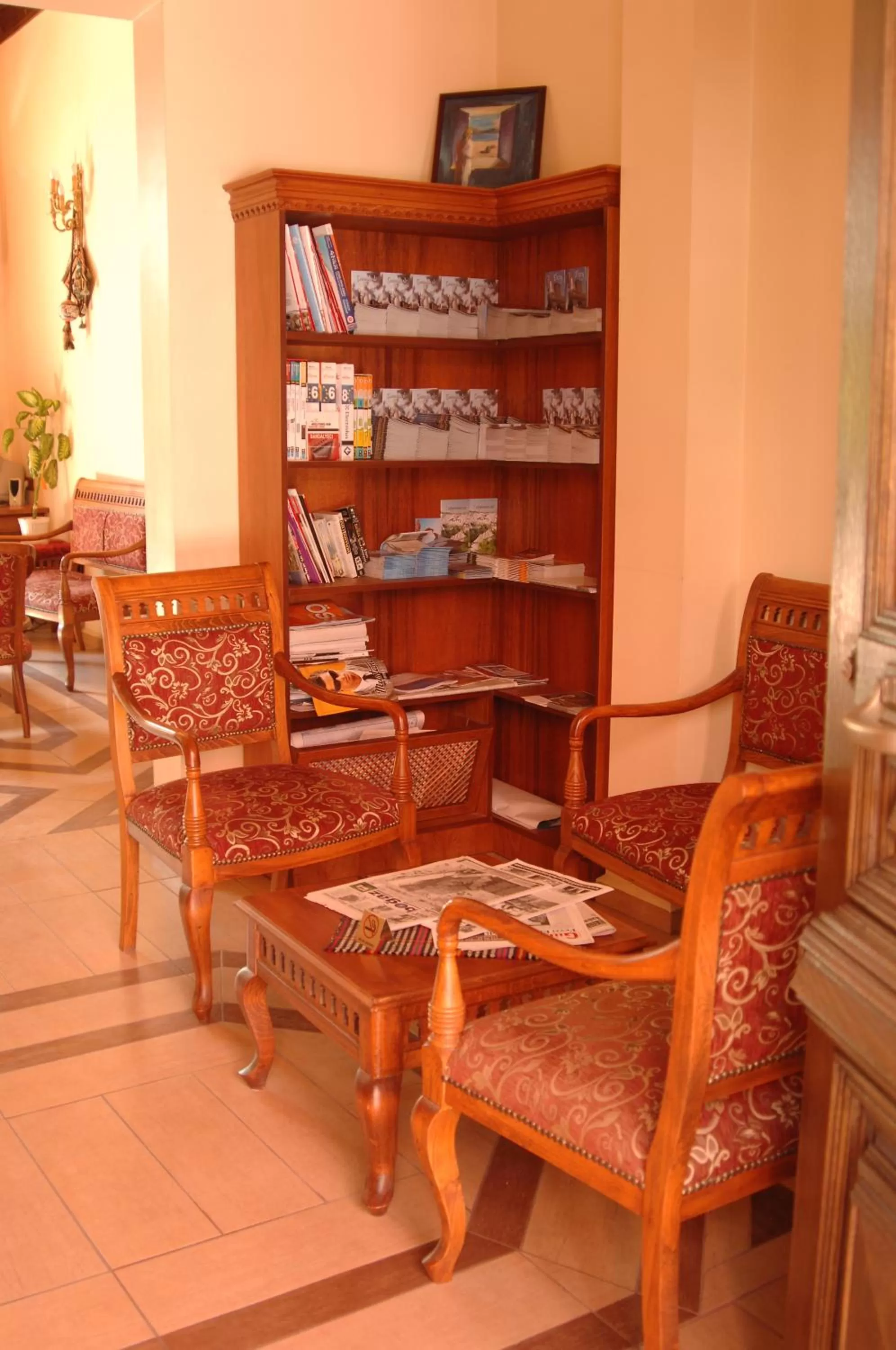 Library in Kervansaray Canakkale Hotel - Special Category