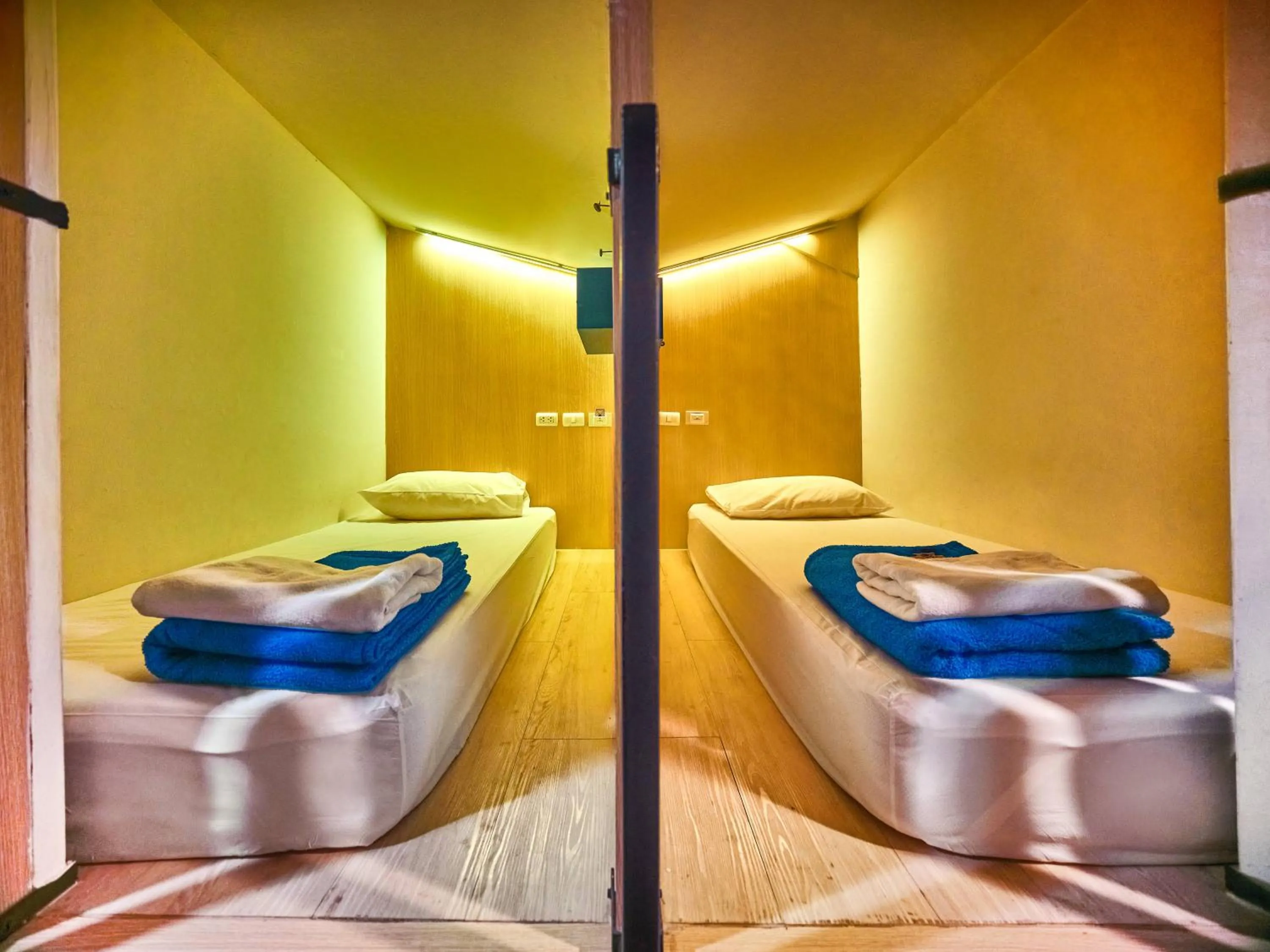 bunk bed in Prince Theatre Heritage Stay Hostel - Silom