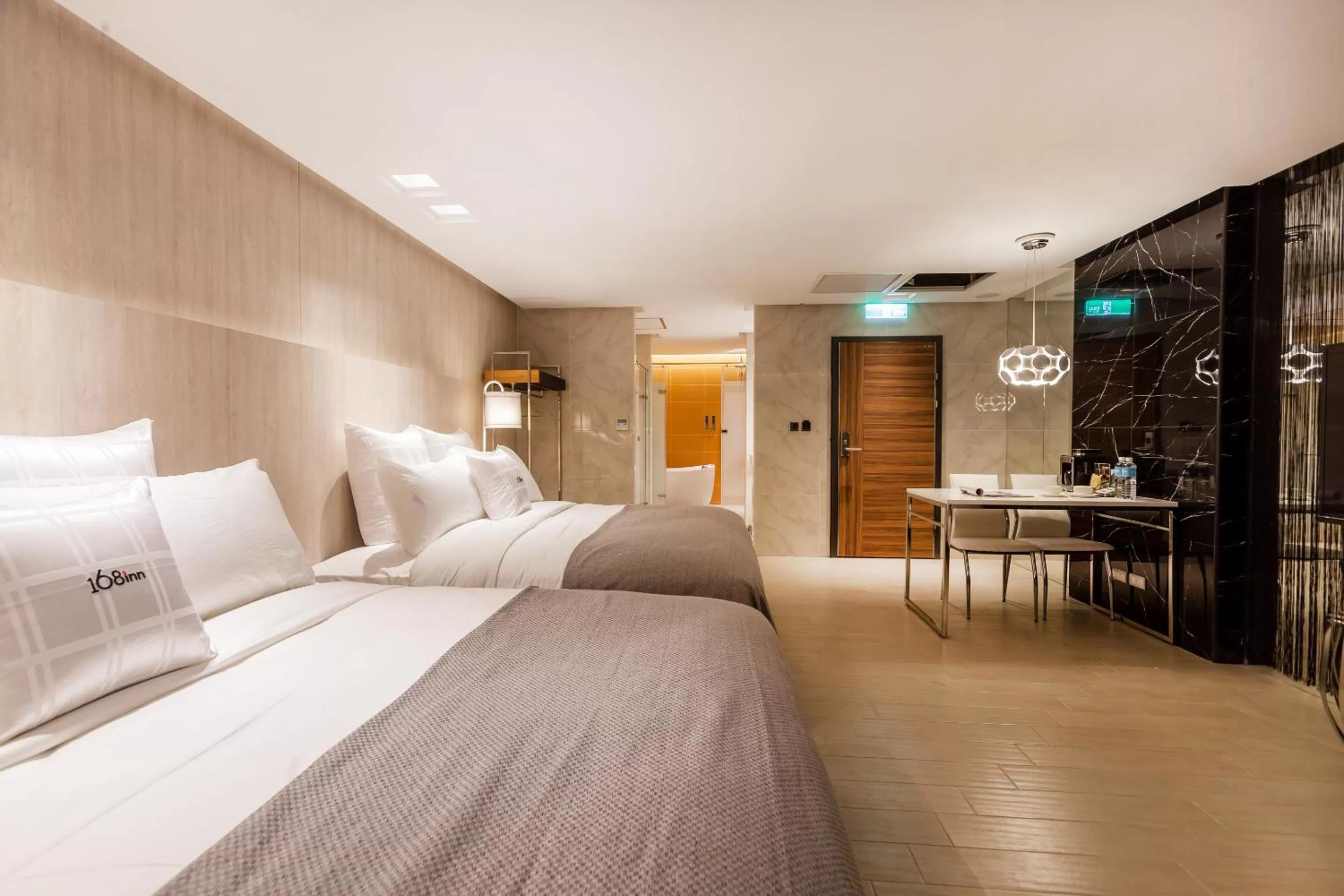 Bed in Six Star Motel-Taoyuan