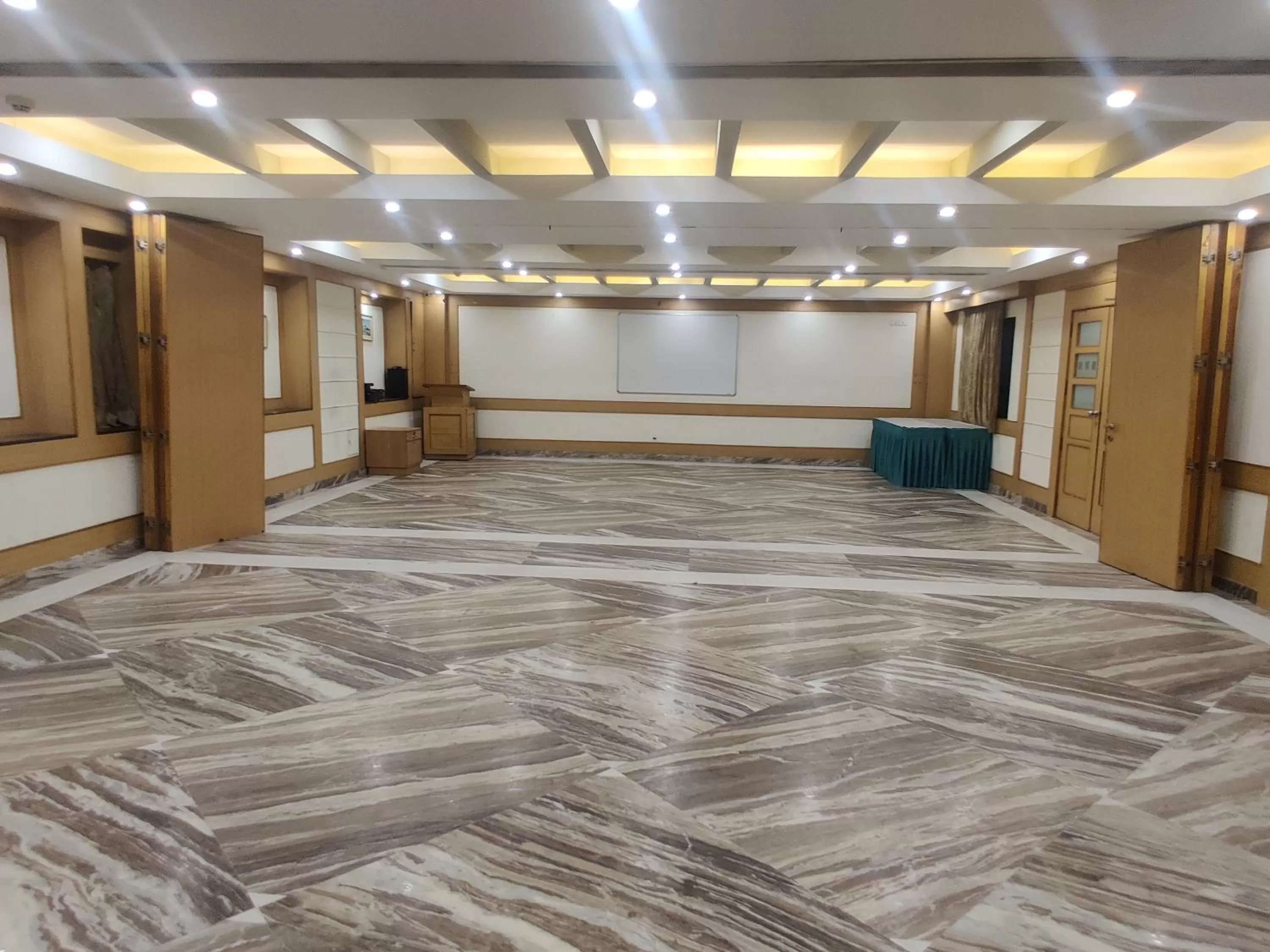 Banquet Facilities in Hotel Aishwarywaa
