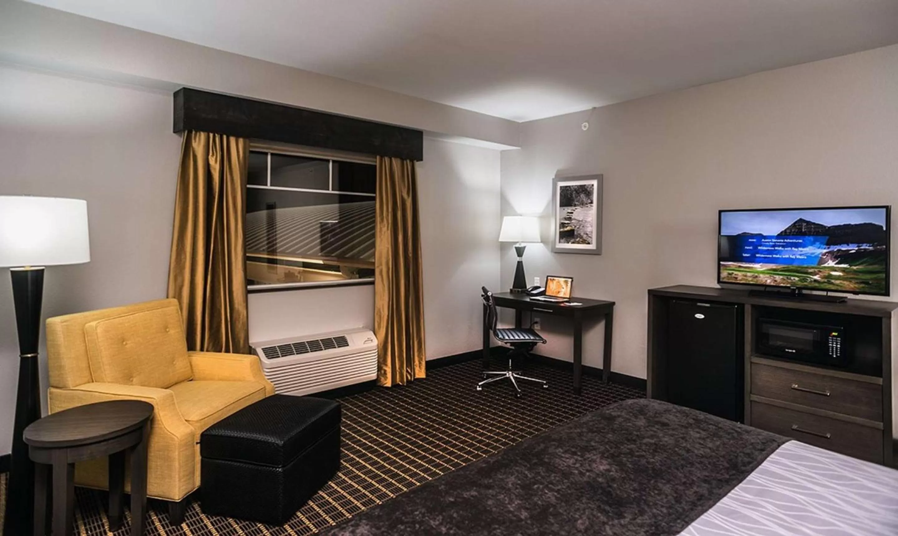 Photo of the whole room, TV/Entertainment Center in Best Western Plus Lampasas Inn & Suites