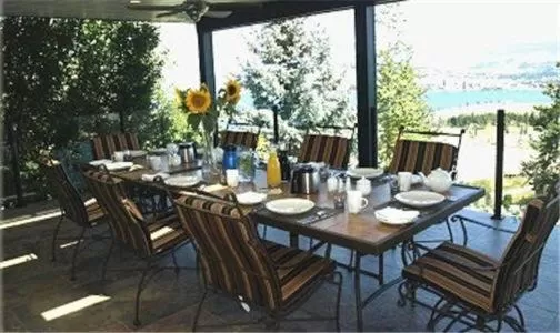 Library in A View of the Lake B & B