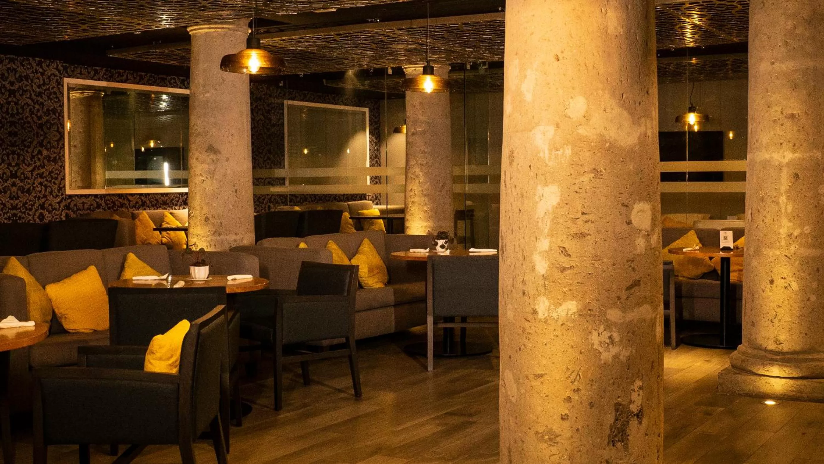 Restaurant/places to eat in Hotel Indigo Guadalajara Expo by IHG