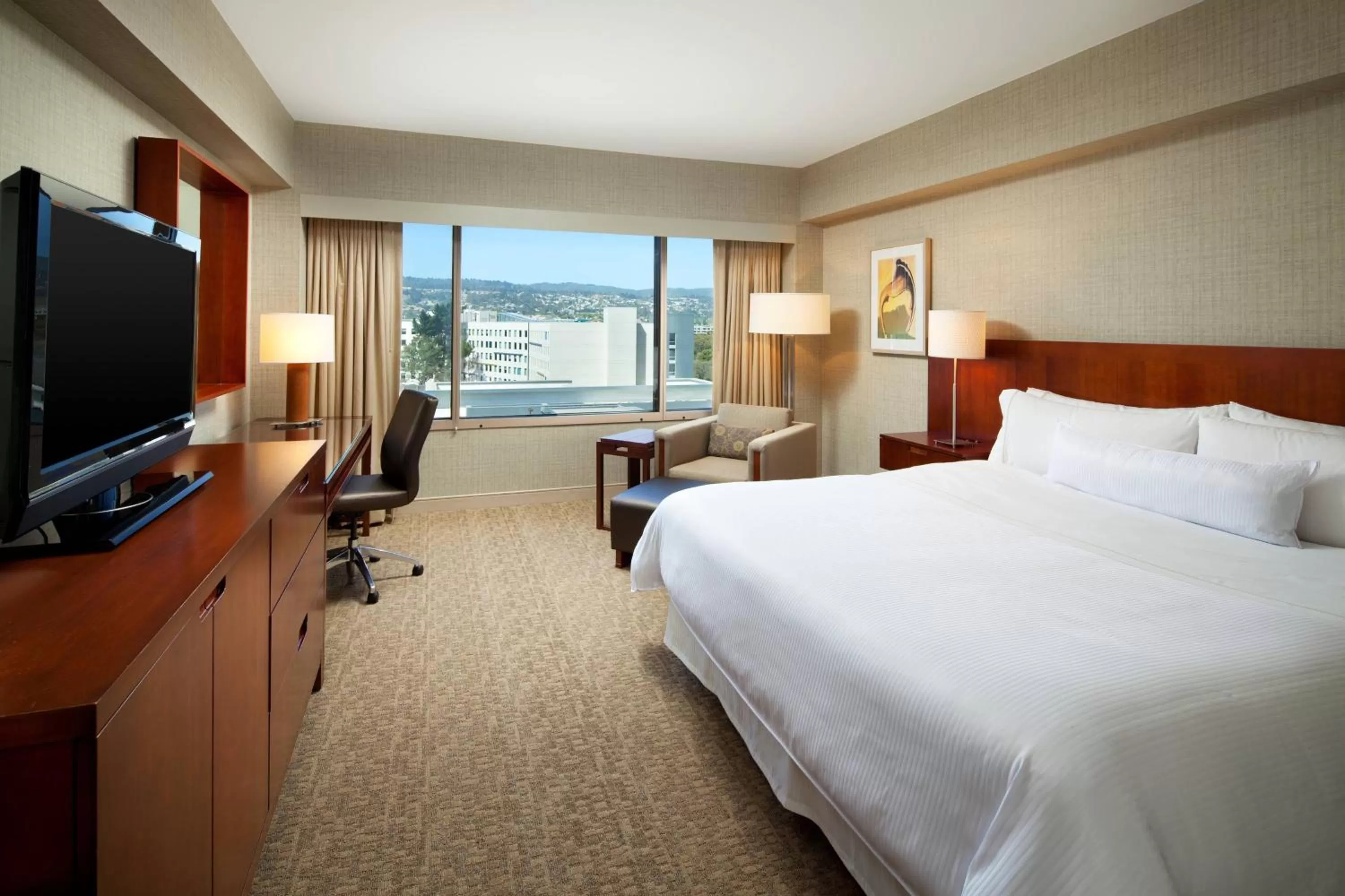 Photo of the whole room, Bed in The Westin San Francisco Airport
