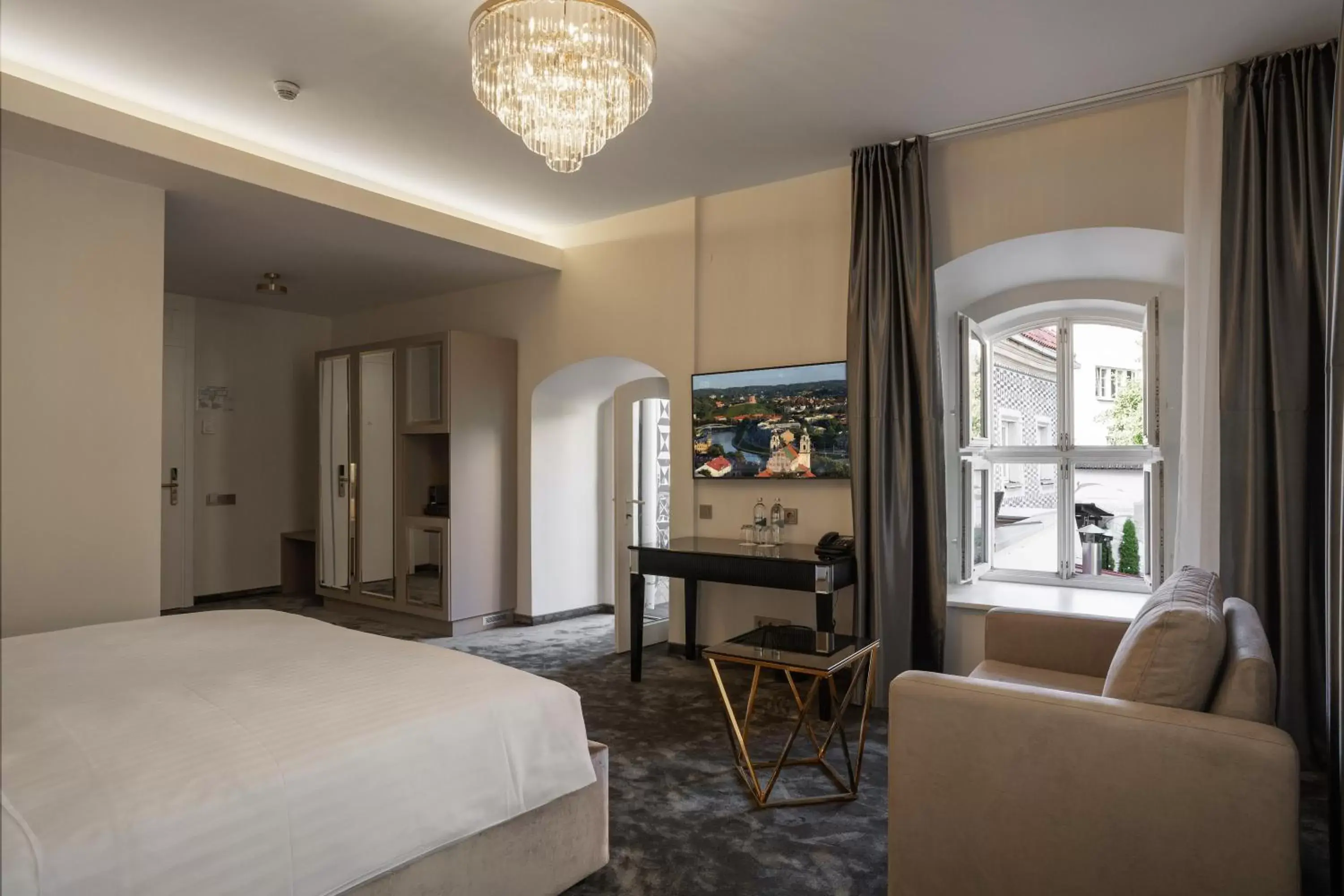 Deluxe Double Room with Balcony in St Palace Hotel Deluxe Double Room with Balcony in St Palace Hotel