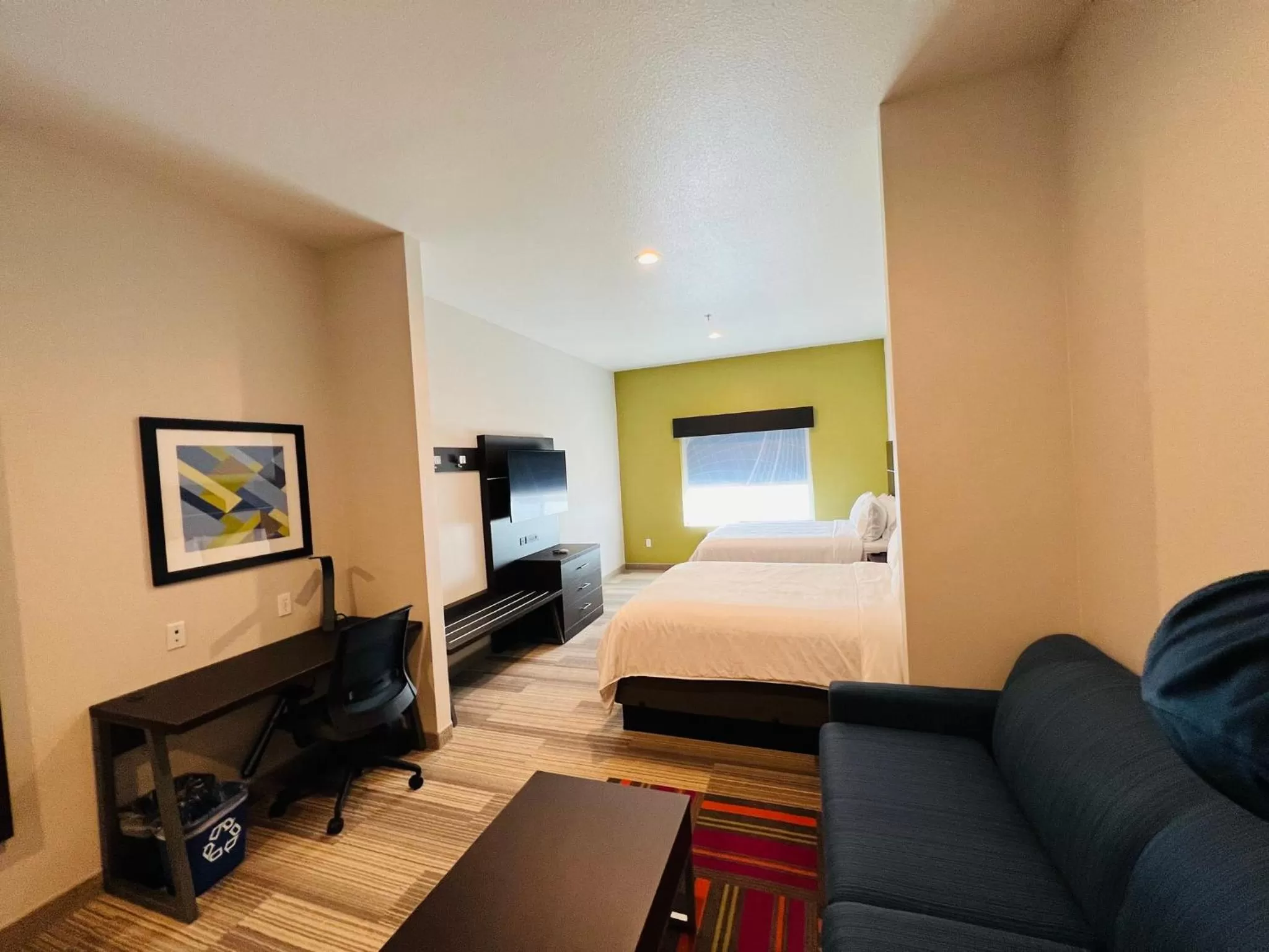 Photo of the whole room, Bed in Holiday Inn Express & Suites Salinas by IHG