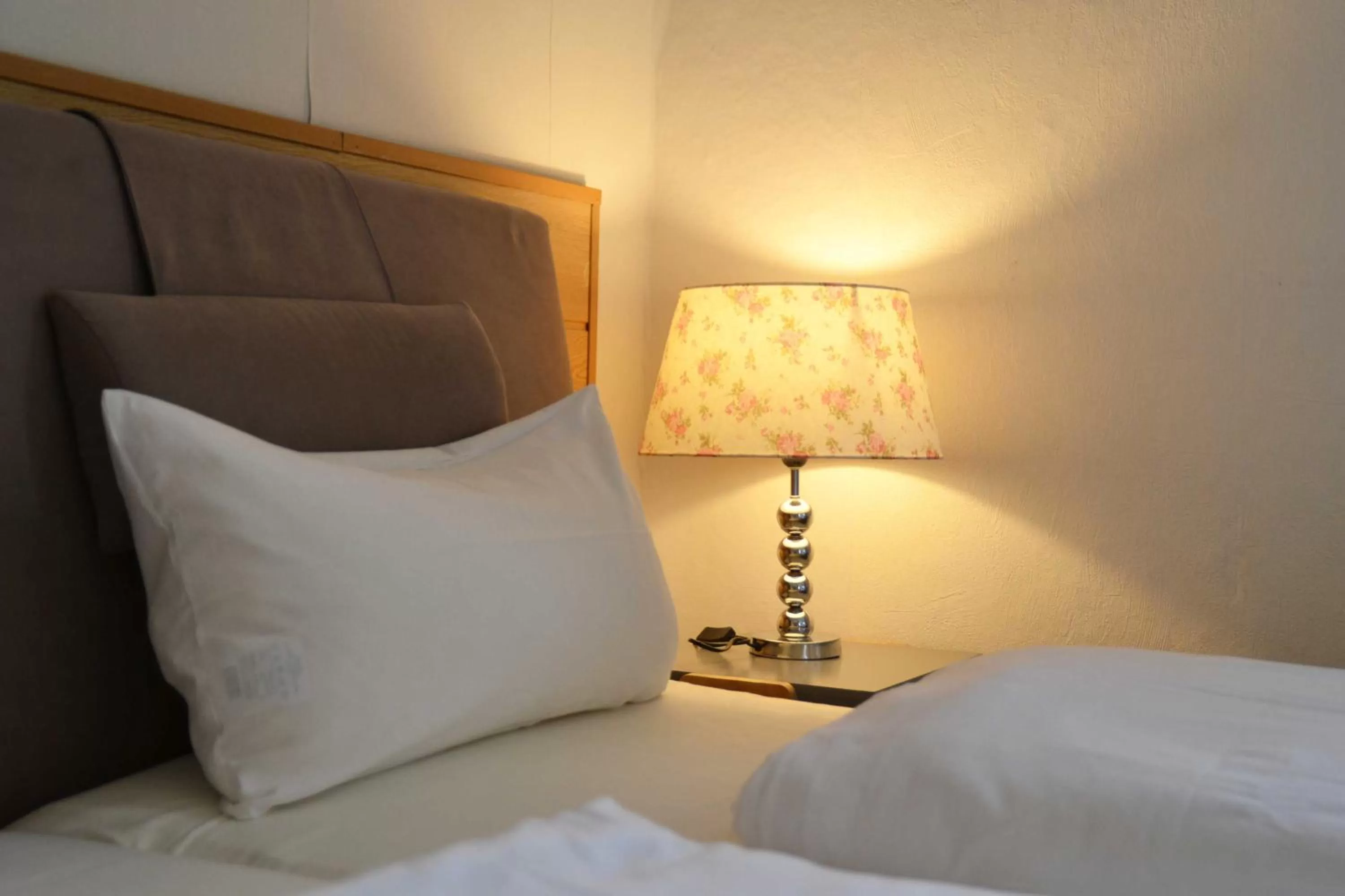 Bed in Pension zur Neiße