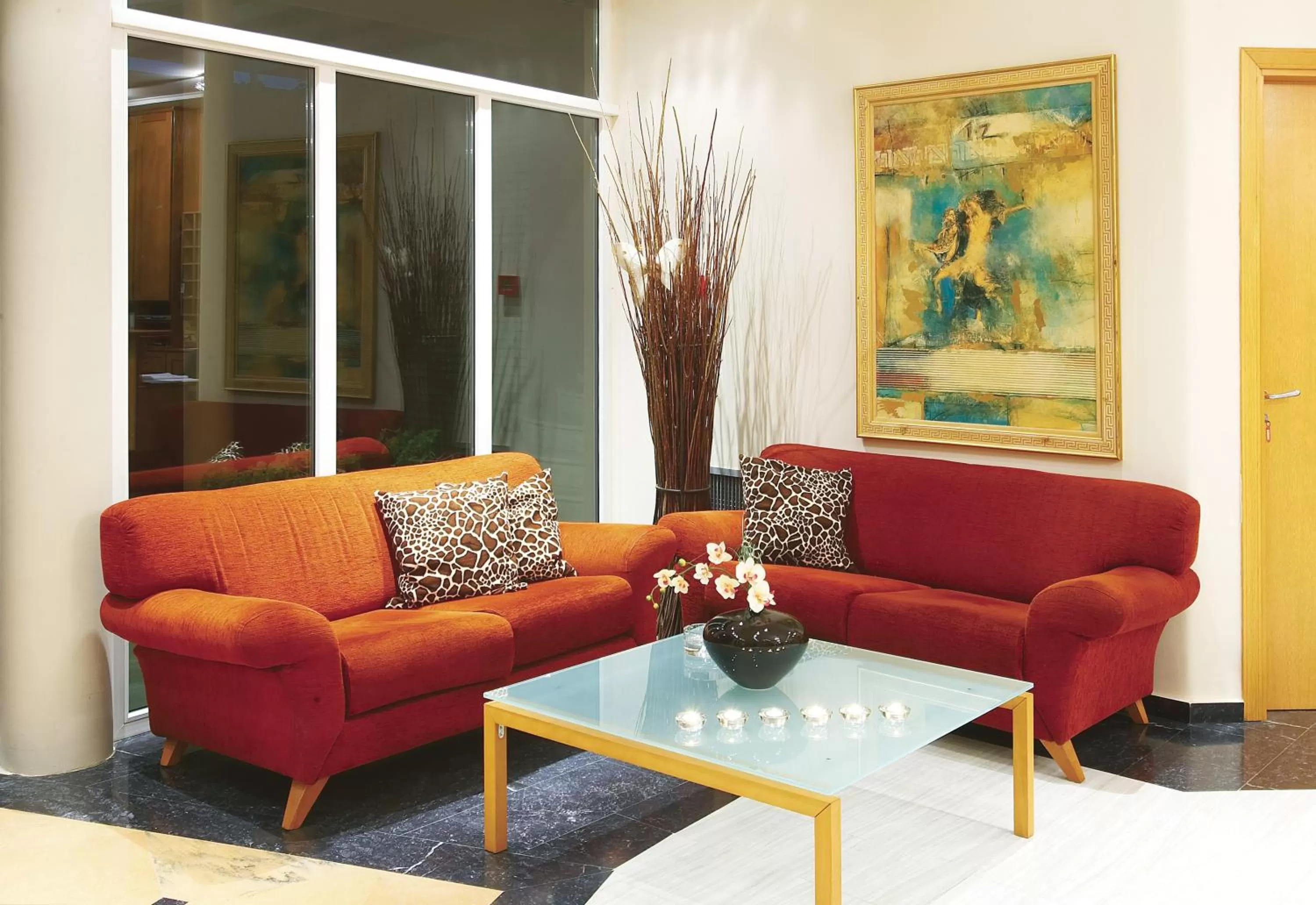 Living room in Iris Hotel