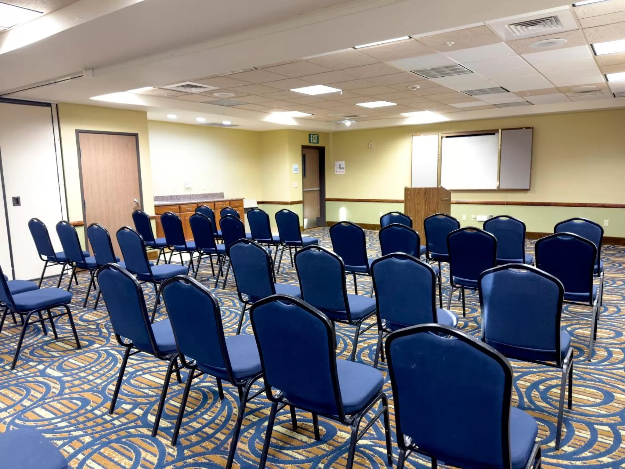 Meeting/conference room in Holiday Inn Express Hotel & Suites Barstow by IHG