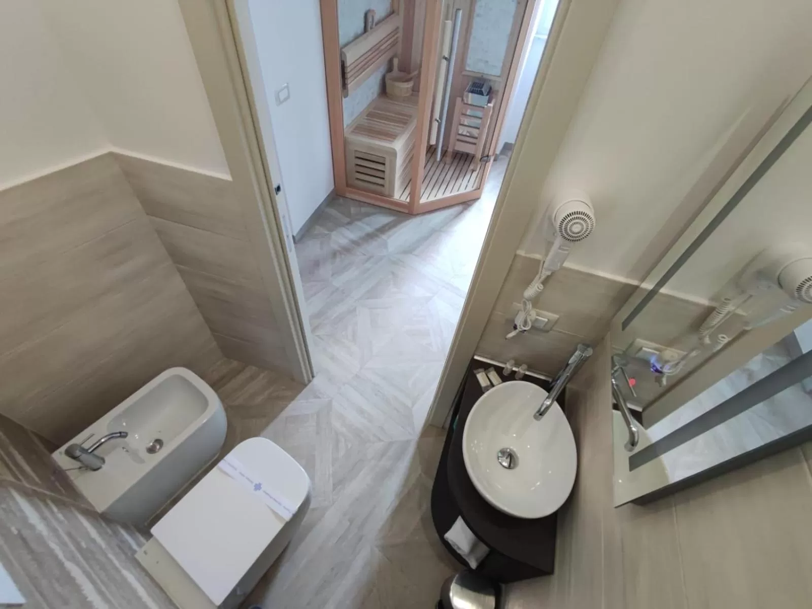 Twin Towers Naples Luxury