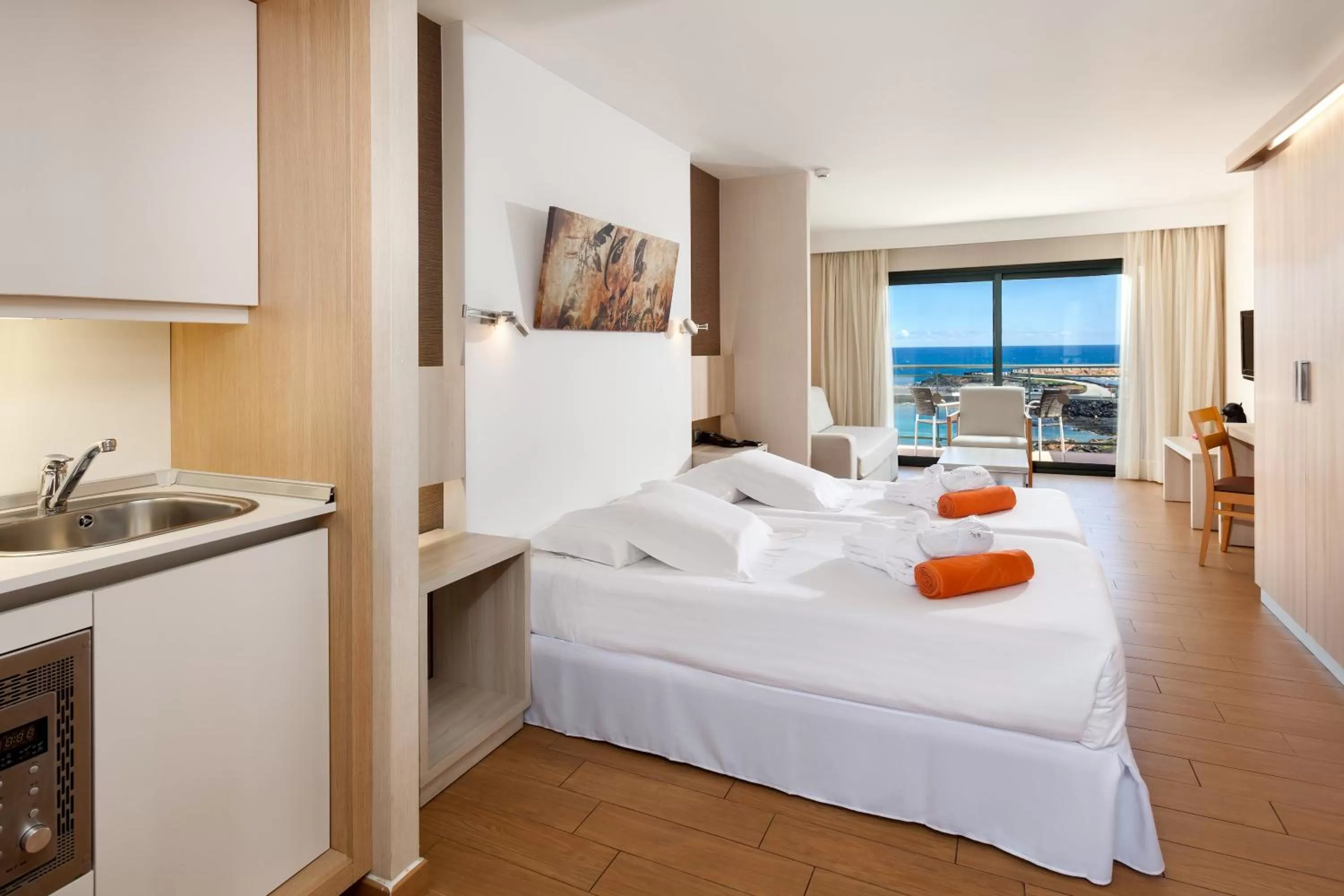 Superior Twin Room with Sea View (3 Adults) in THB Lanzarote Beach