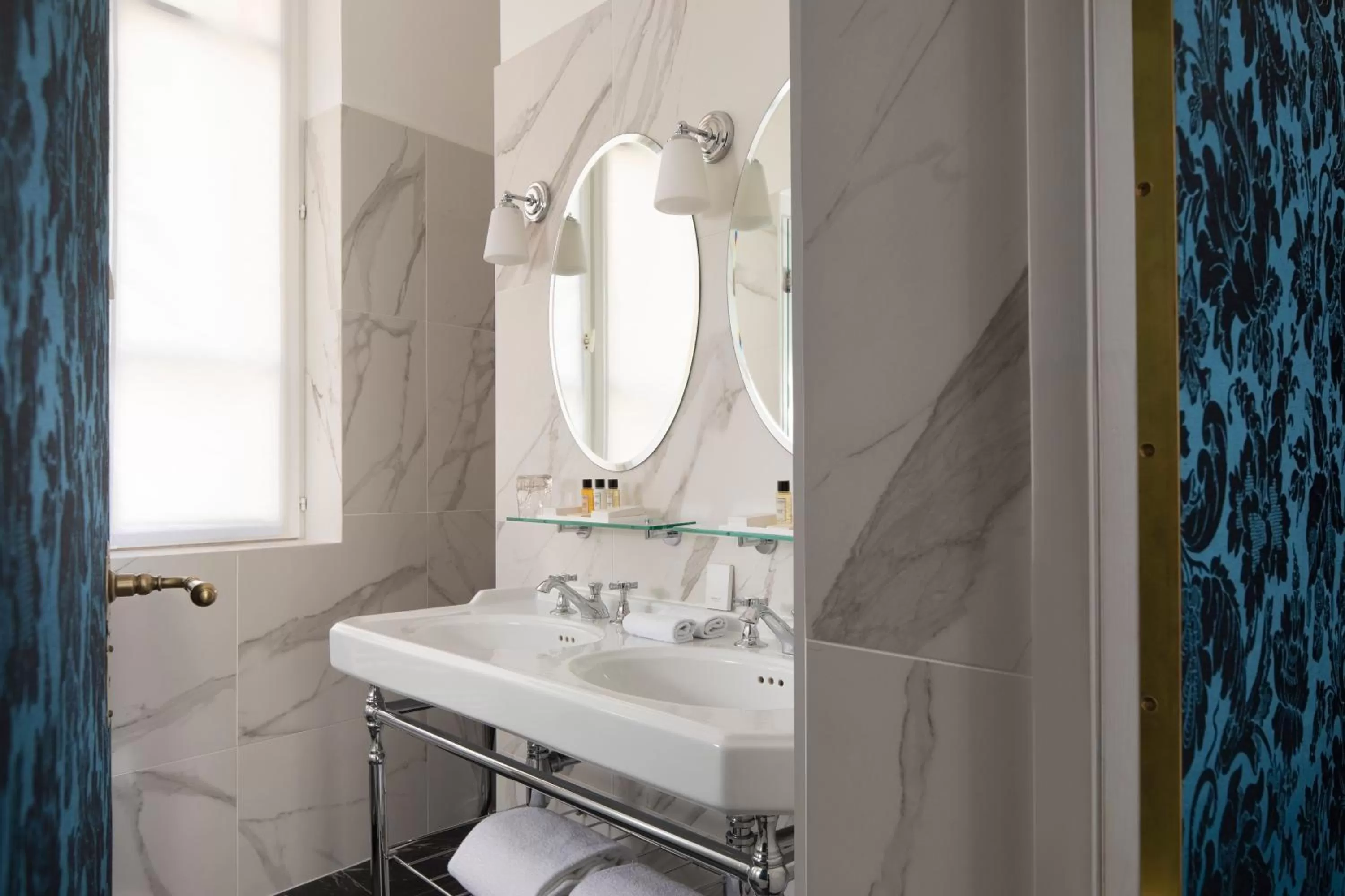 Bathroom in Odeon Hotel