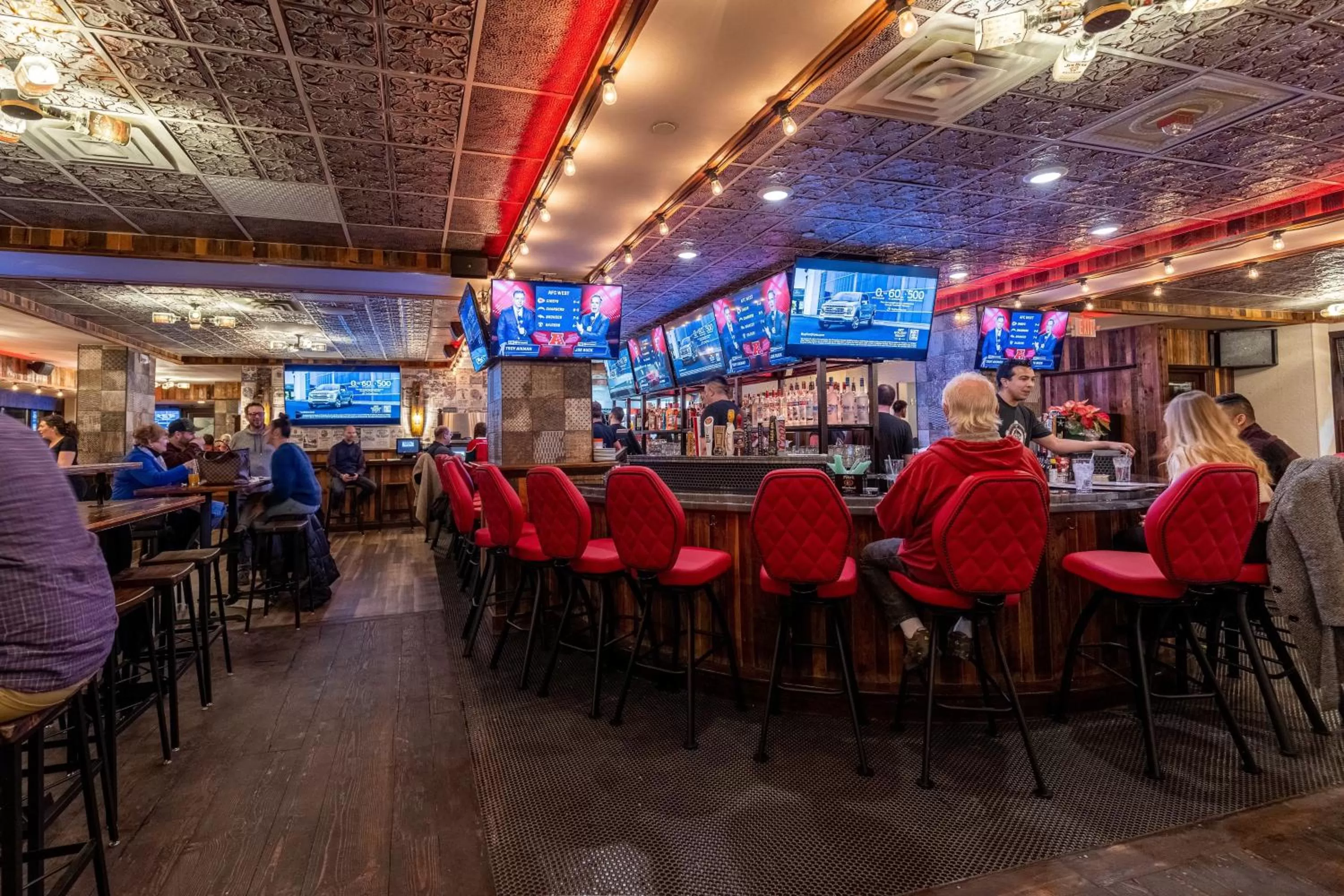 Lounge or bar in Holiday Inn St. Paul Downtown by IHG