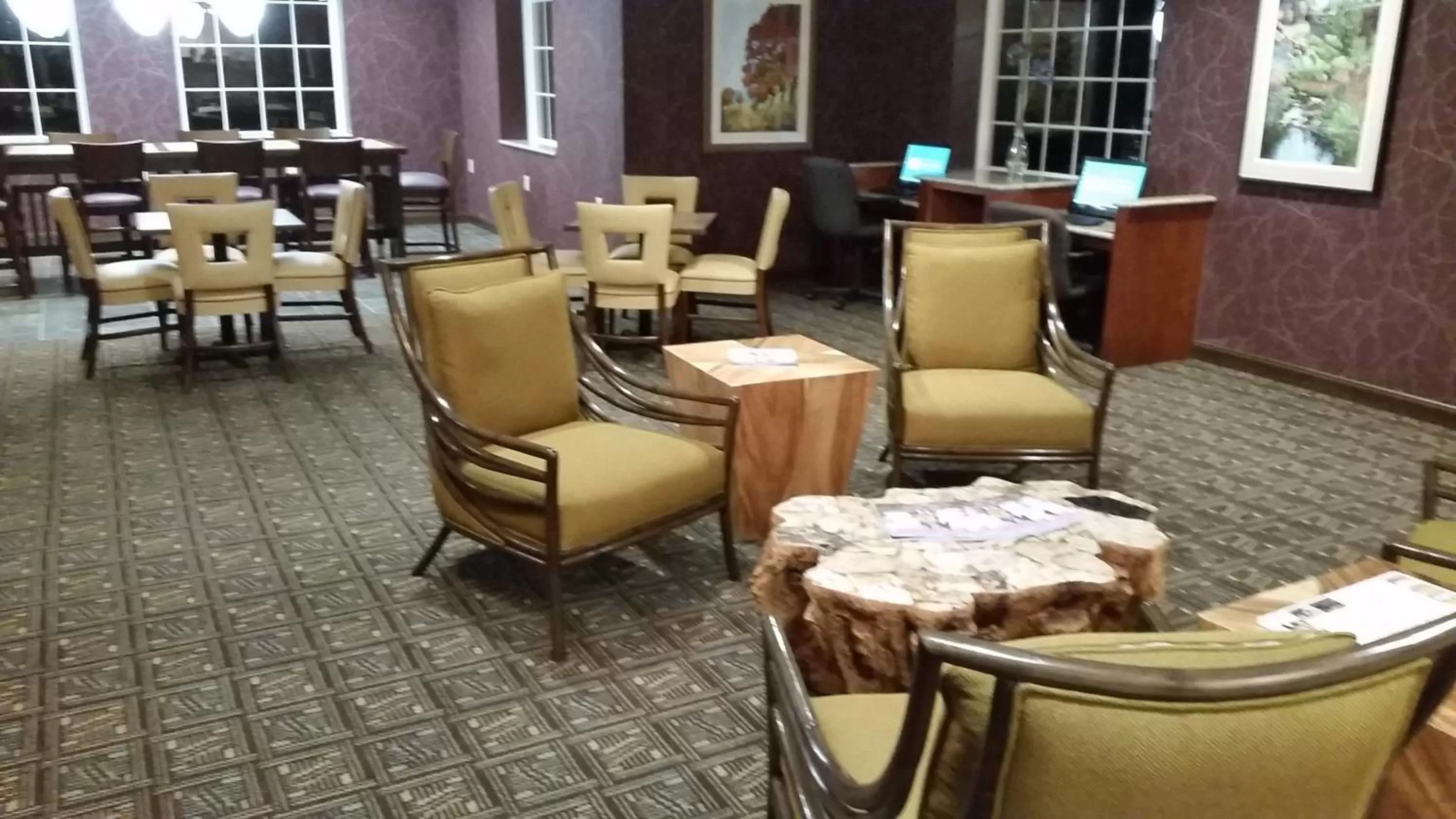 Communal lounge/ TV room in Wingate by Wyndham Elkins