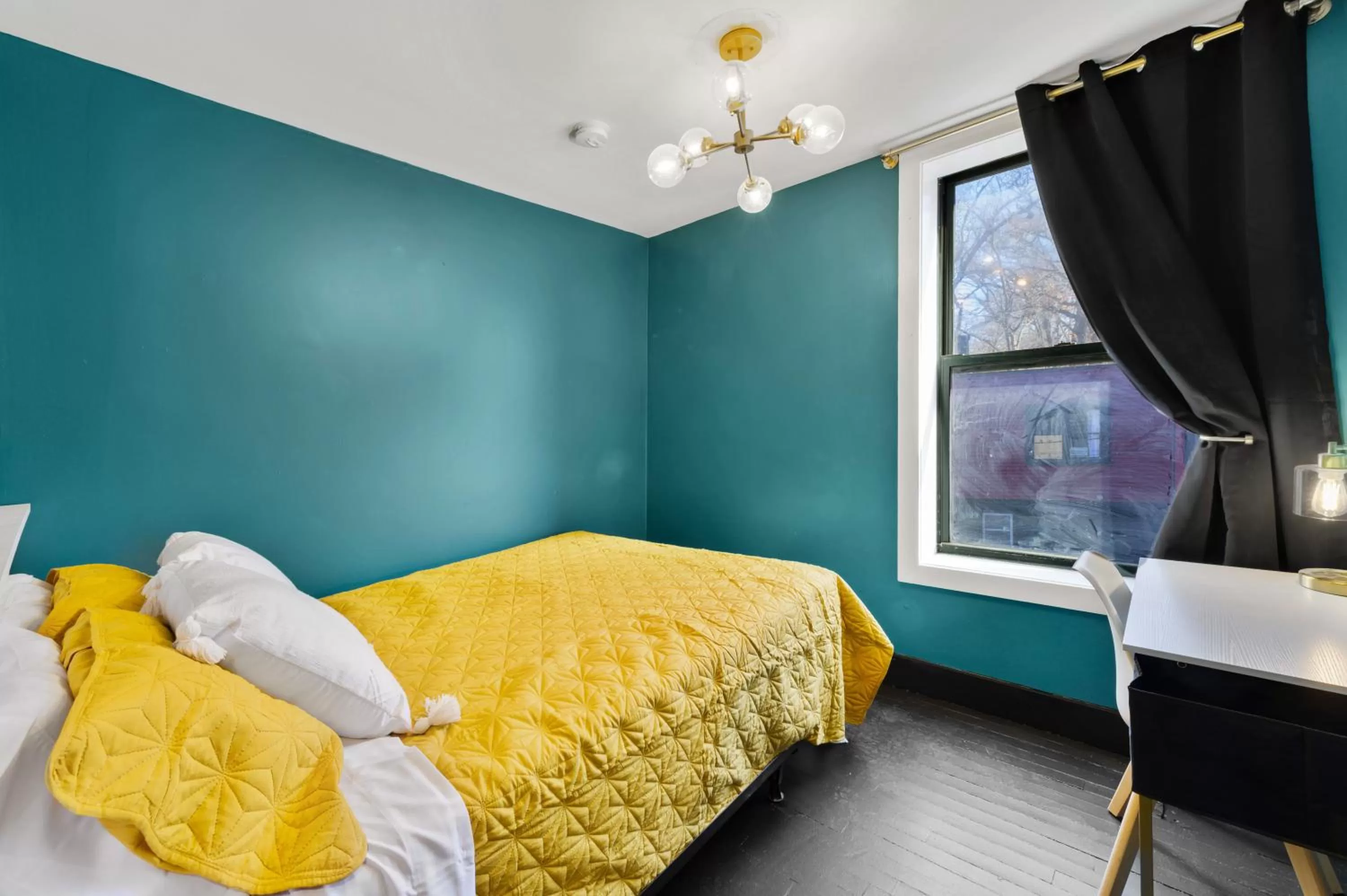 Bedroom in Randolph Hotel