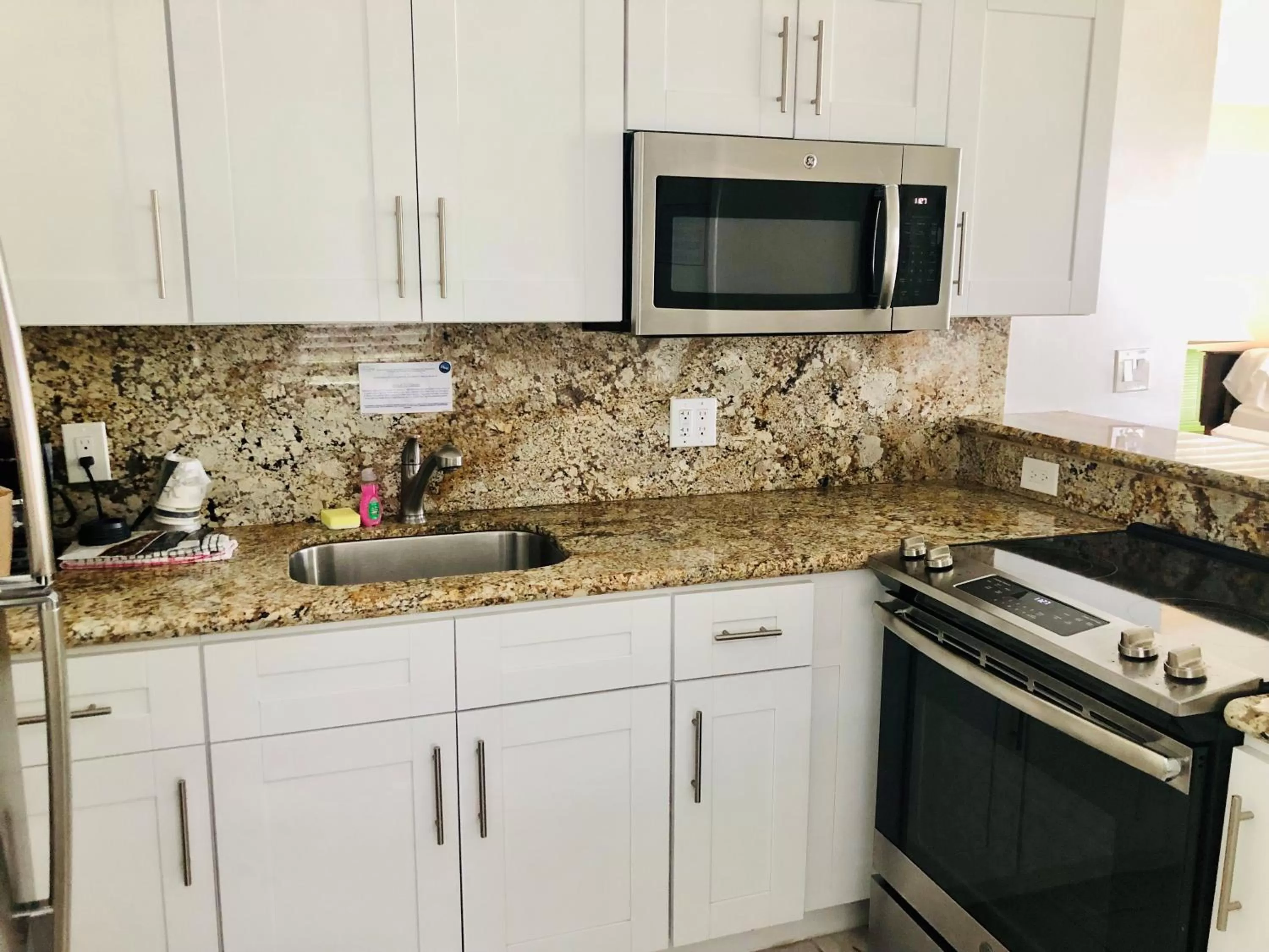 Kitchen or kitchenette in Drop Anchor Resort & Marina