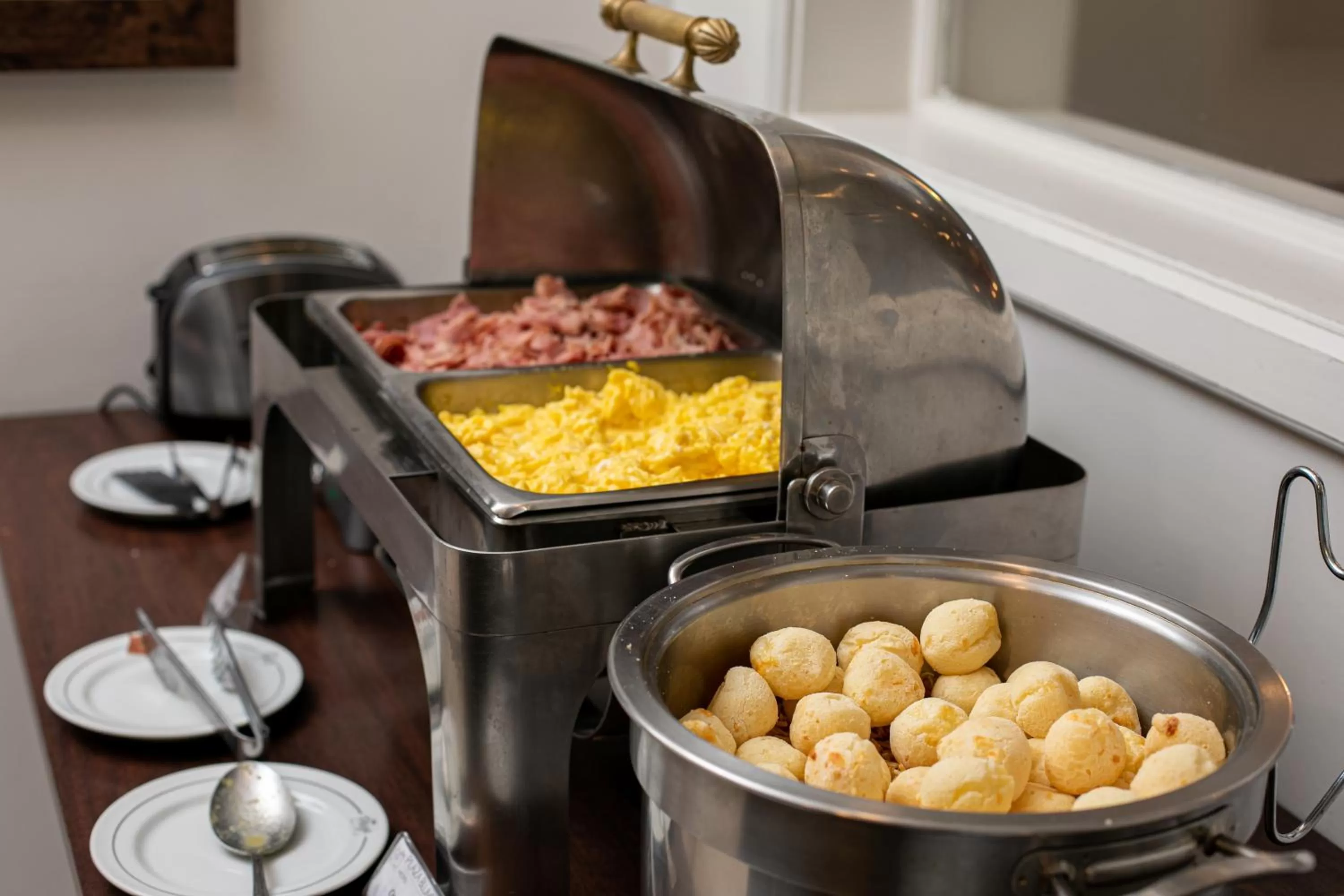 Breakfast in Plaza Blumenau Hotel