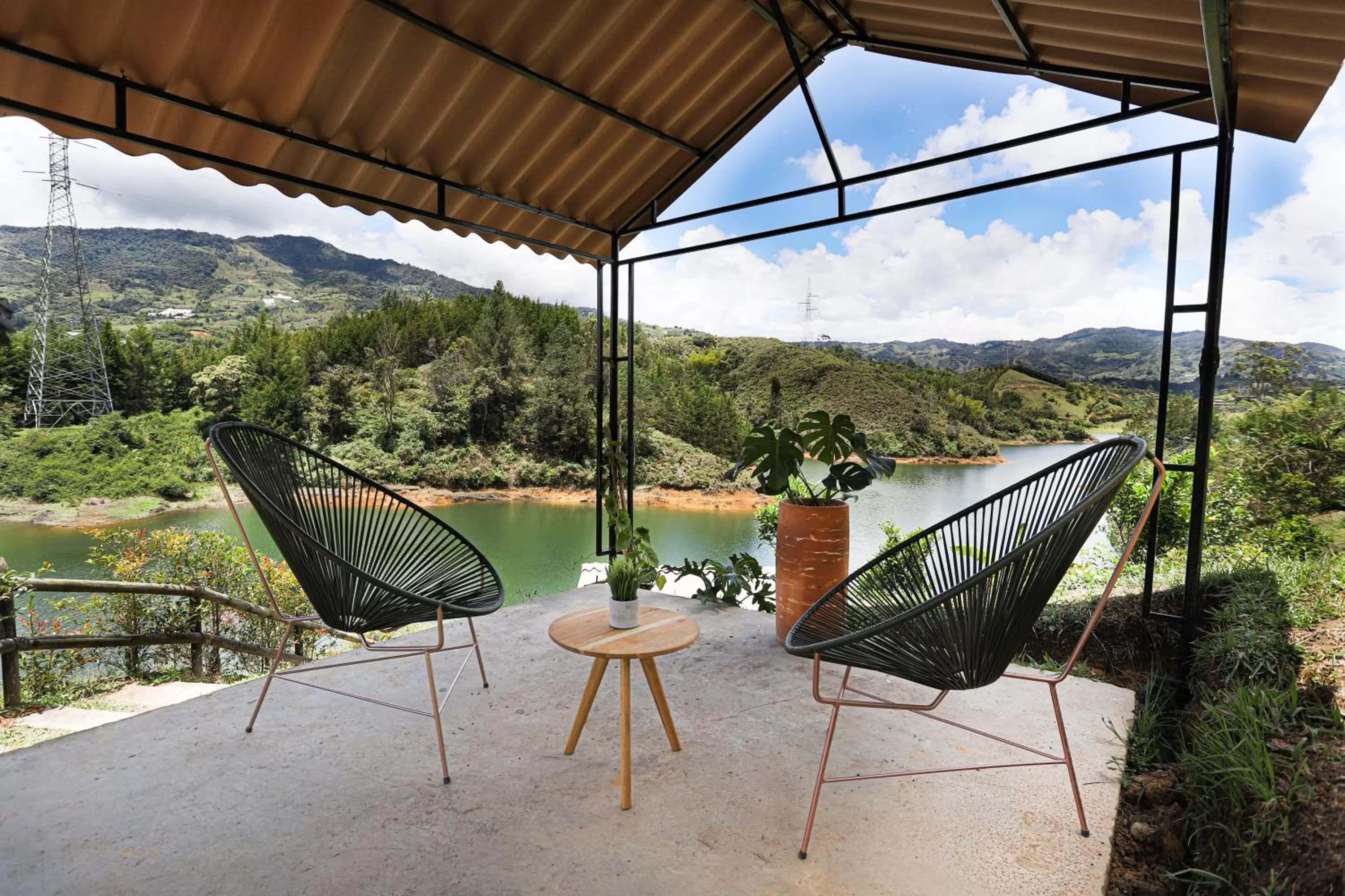 Lake view in Soy Local Guatape
