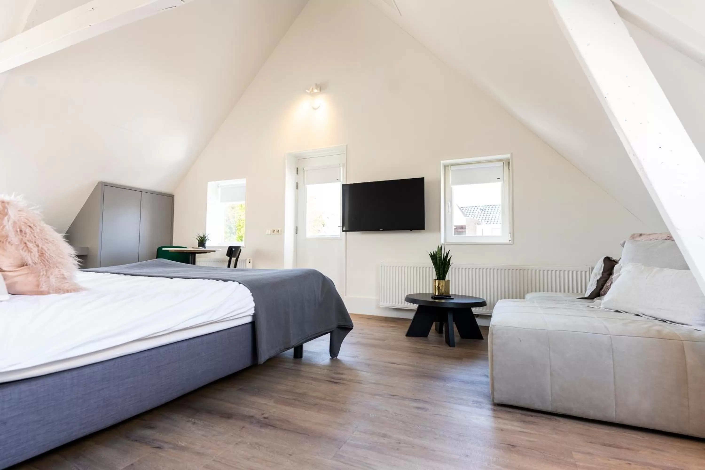 TV and multimedia, TV/Entertainment Center in Gravenstraat