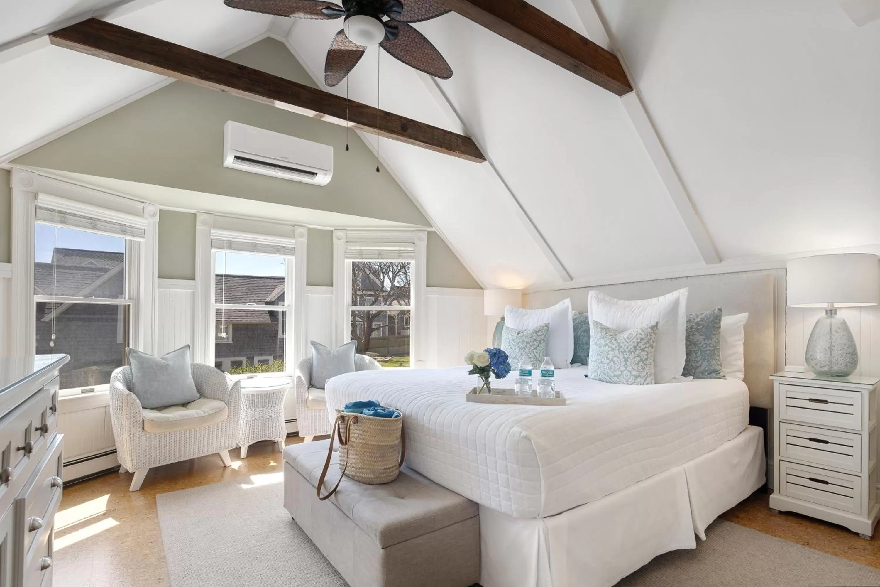 Bed in Inn on the Sound