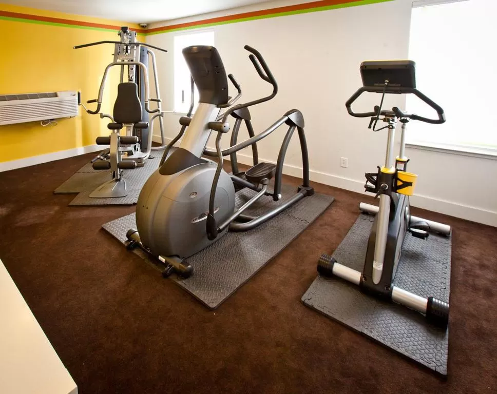 Fitness centre/facilities in Menlo Park Inn