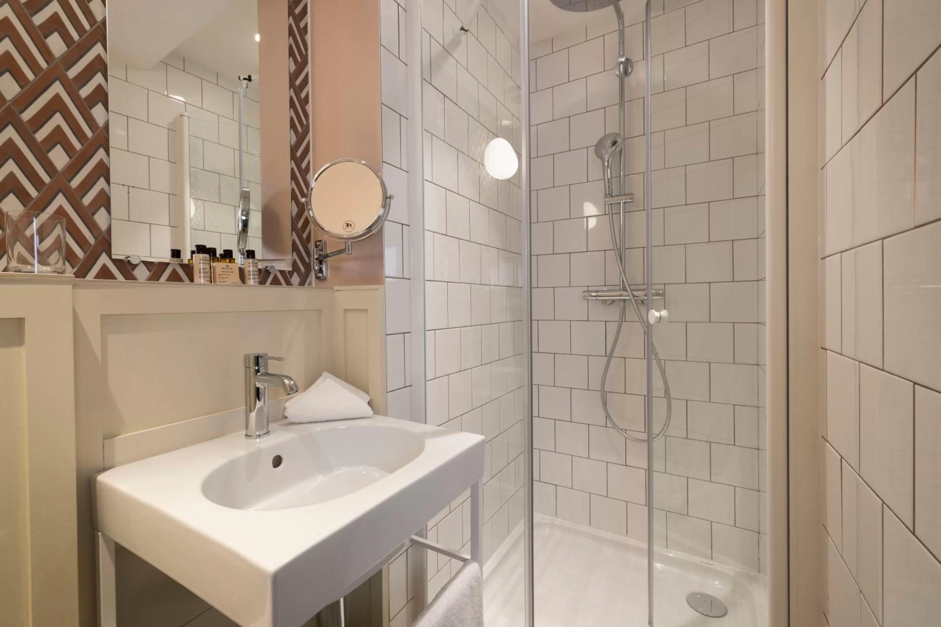 Property building in Le Petit Oberkampf Hotel & Spa