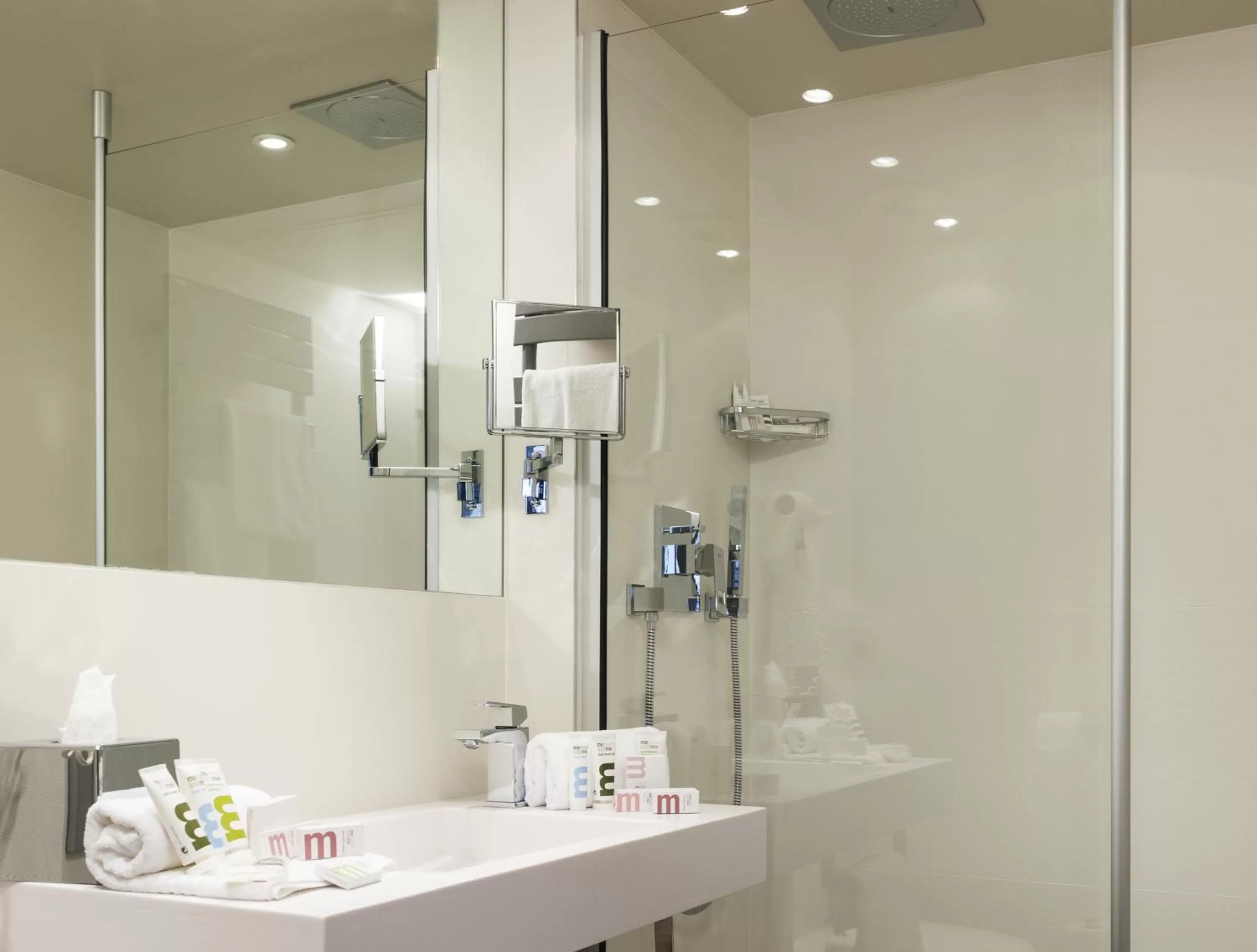 Bathroom in Mercure Paris Place d'Italie