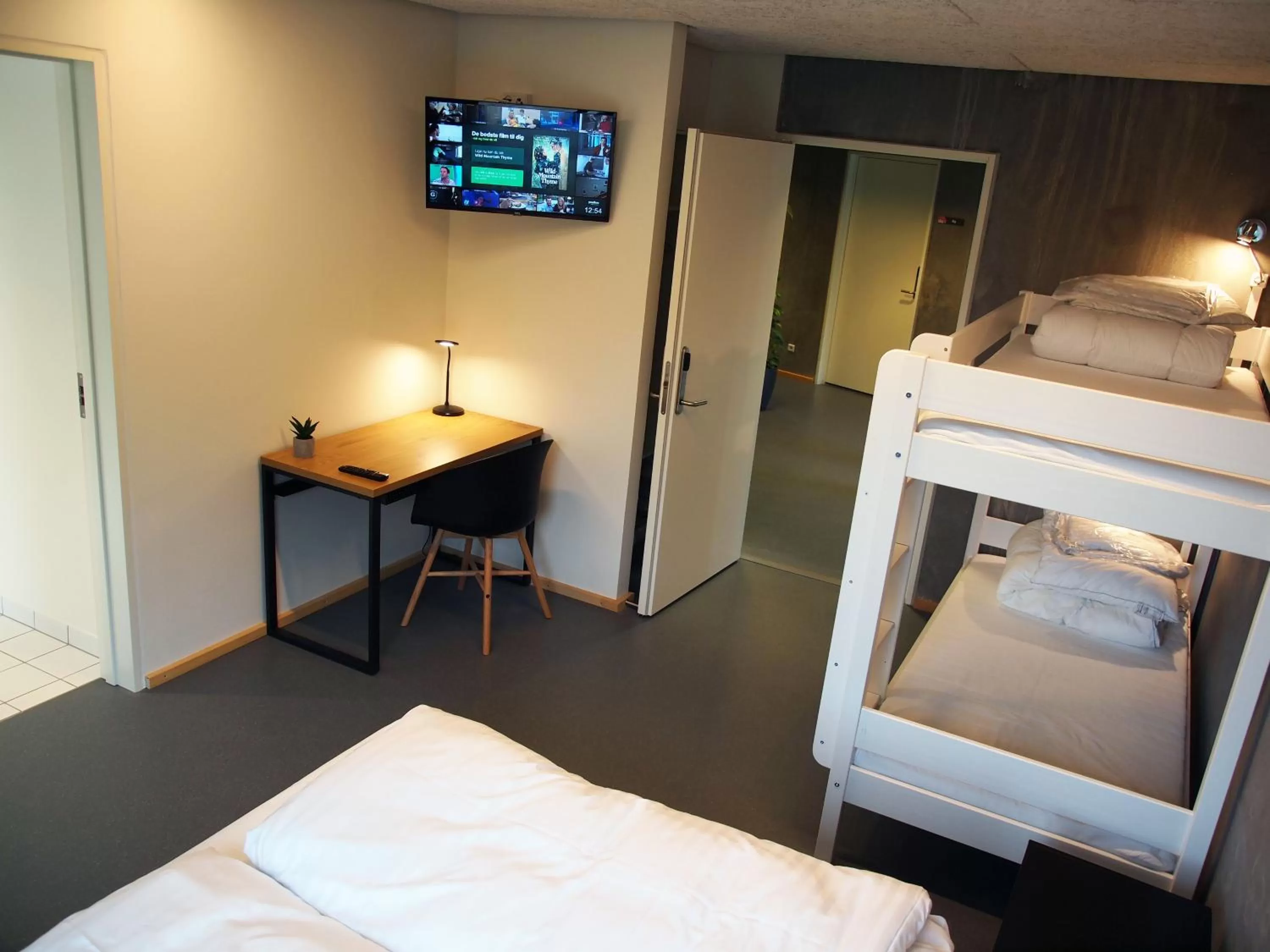 TV and multimedia, Bed in DBU Hotel & Kursuscenter