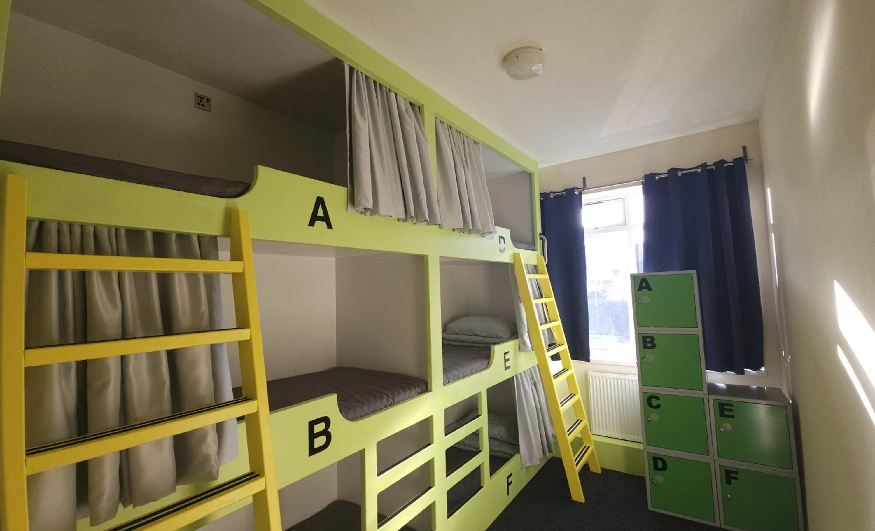 Bed in Birmingham Central Backpackers