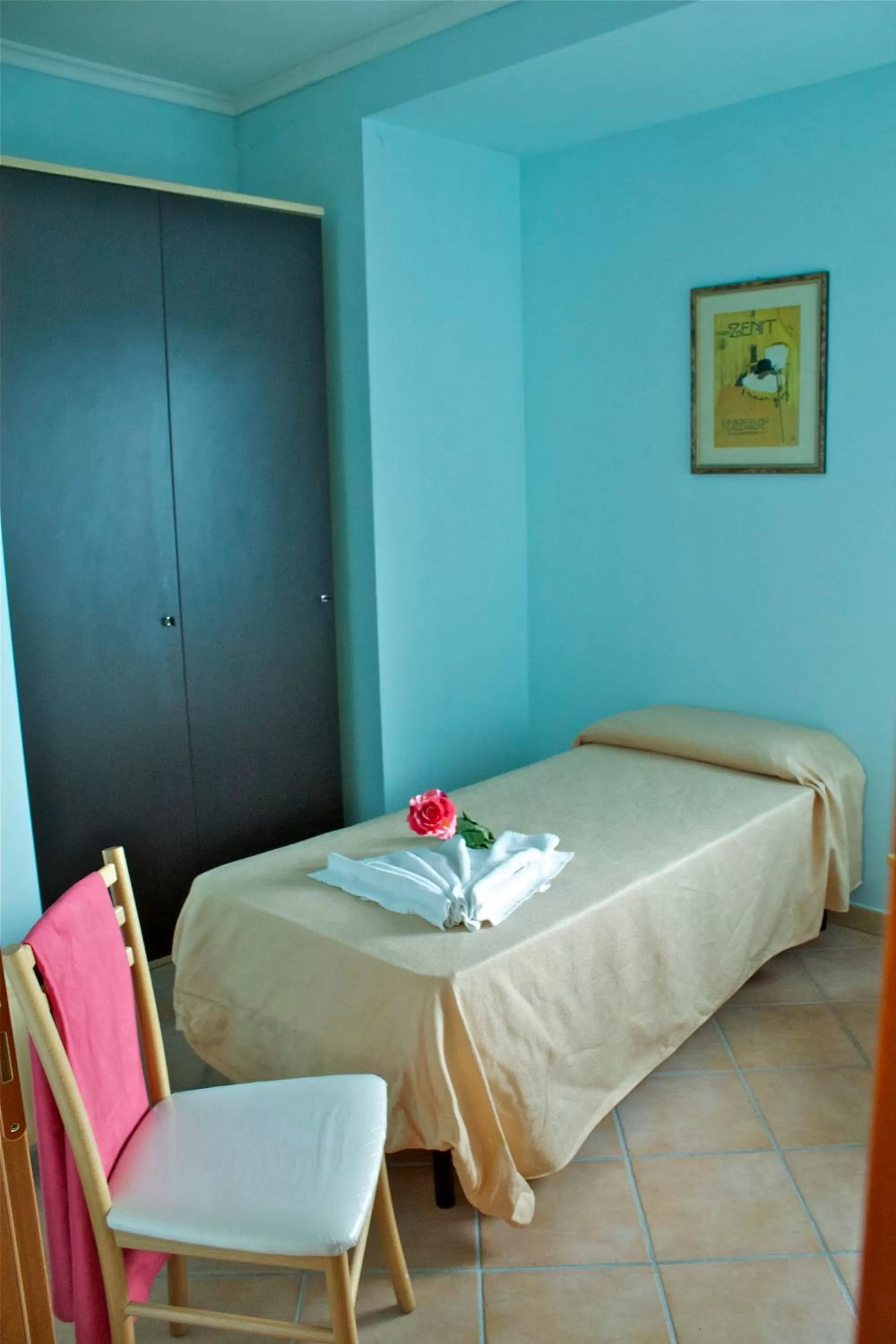 Photo of the whole room, Bed in Residence Sol Levante