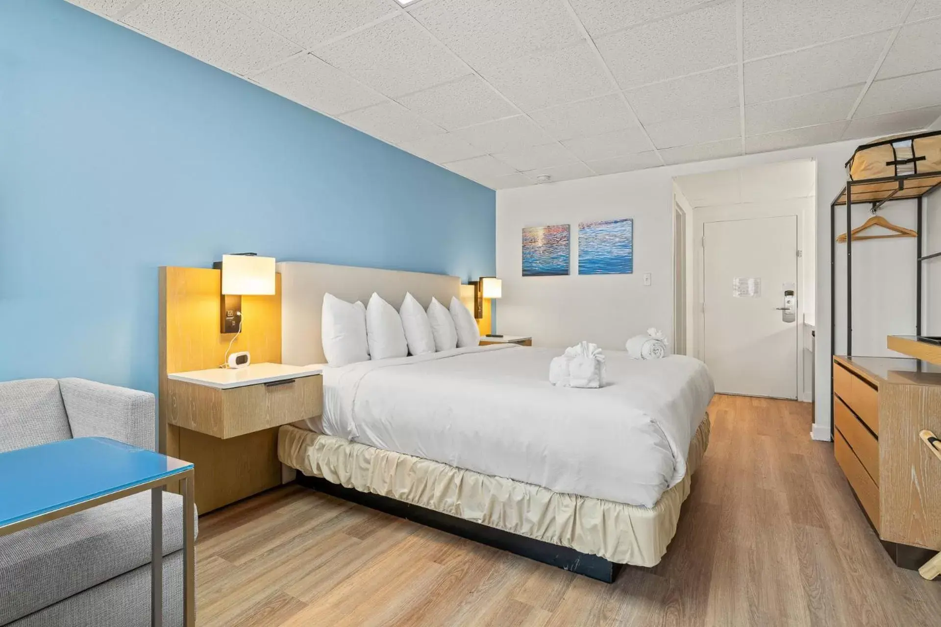 Standard Single Room in Hotel Manteo, Trademark Collection by Wyndham Standard Single Room in Hotel Manteo, Trademark Collection by Wyndham