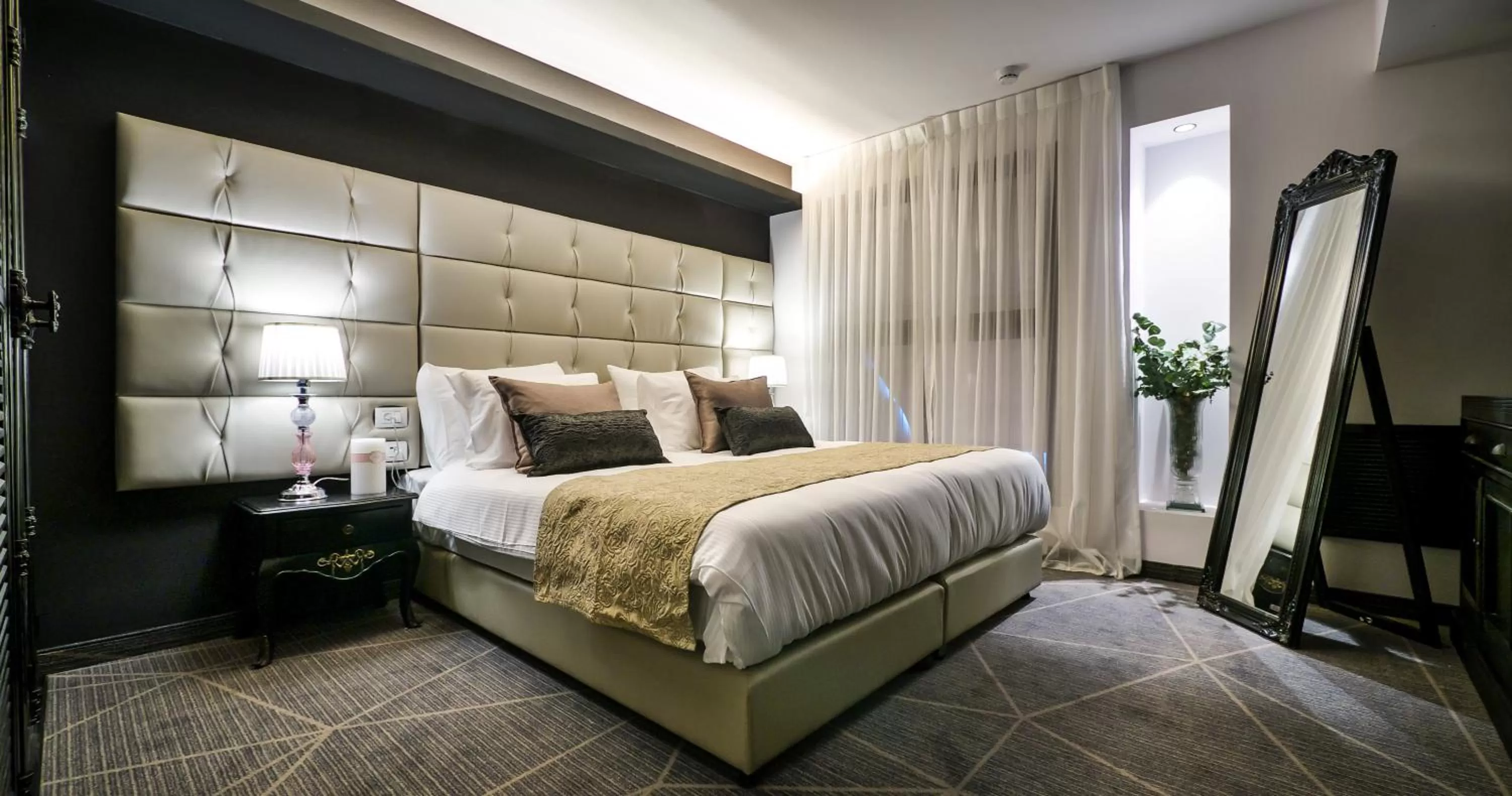 Bedroom, Bed in 21st Floor Hotel